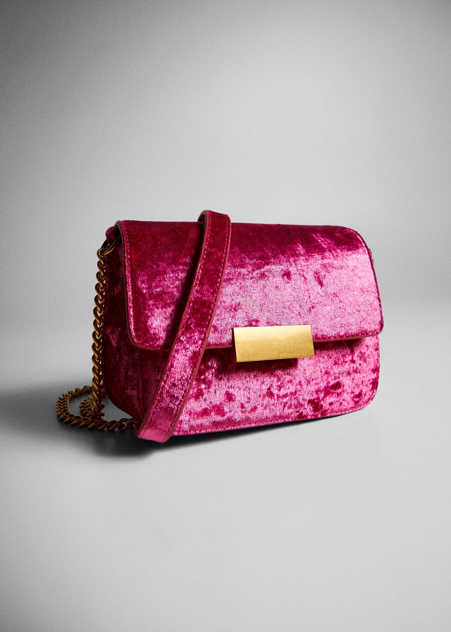 Chain velvet bag - Details of the article 5