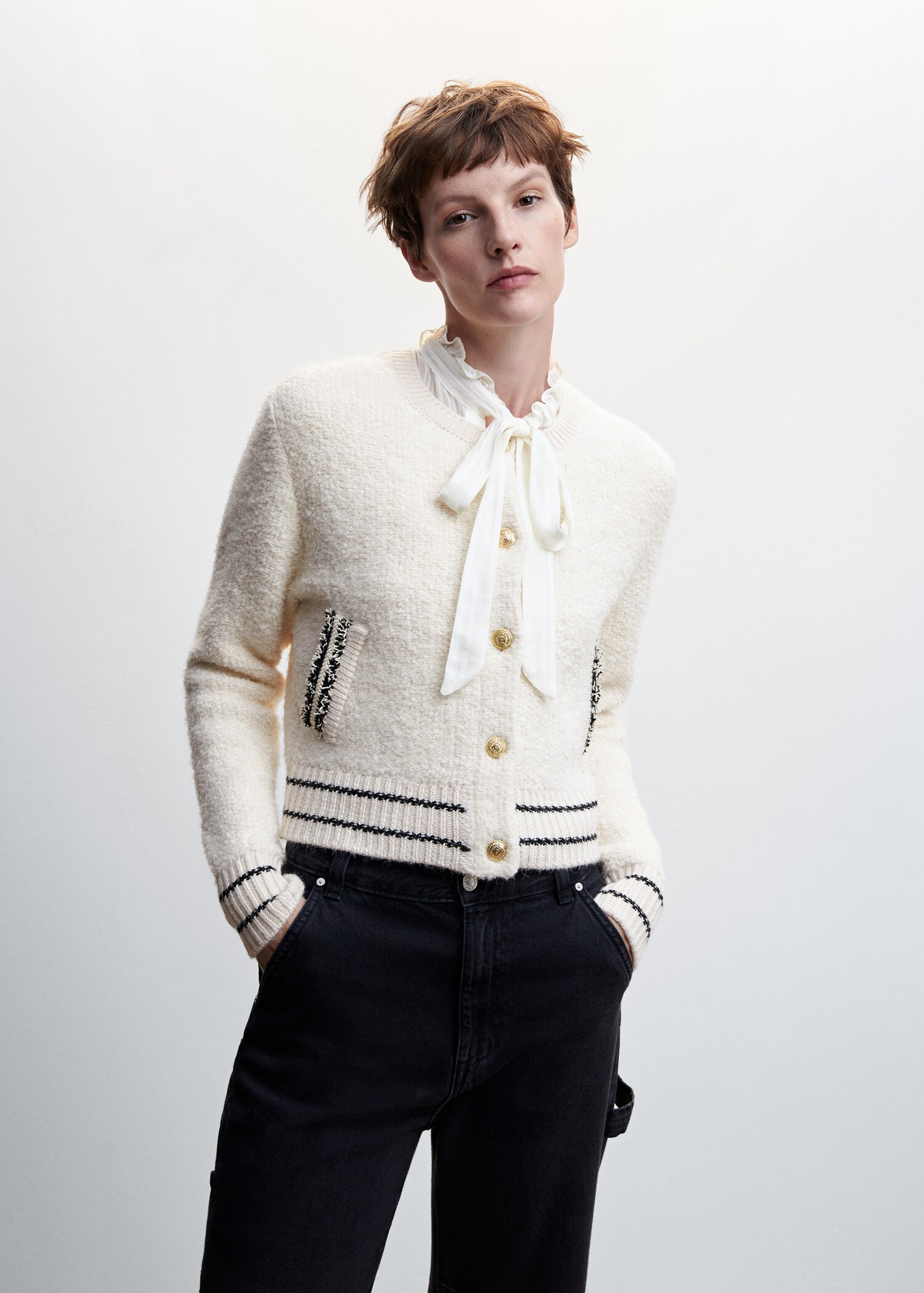 Knitted cardigan with jewel button  - Medium plane