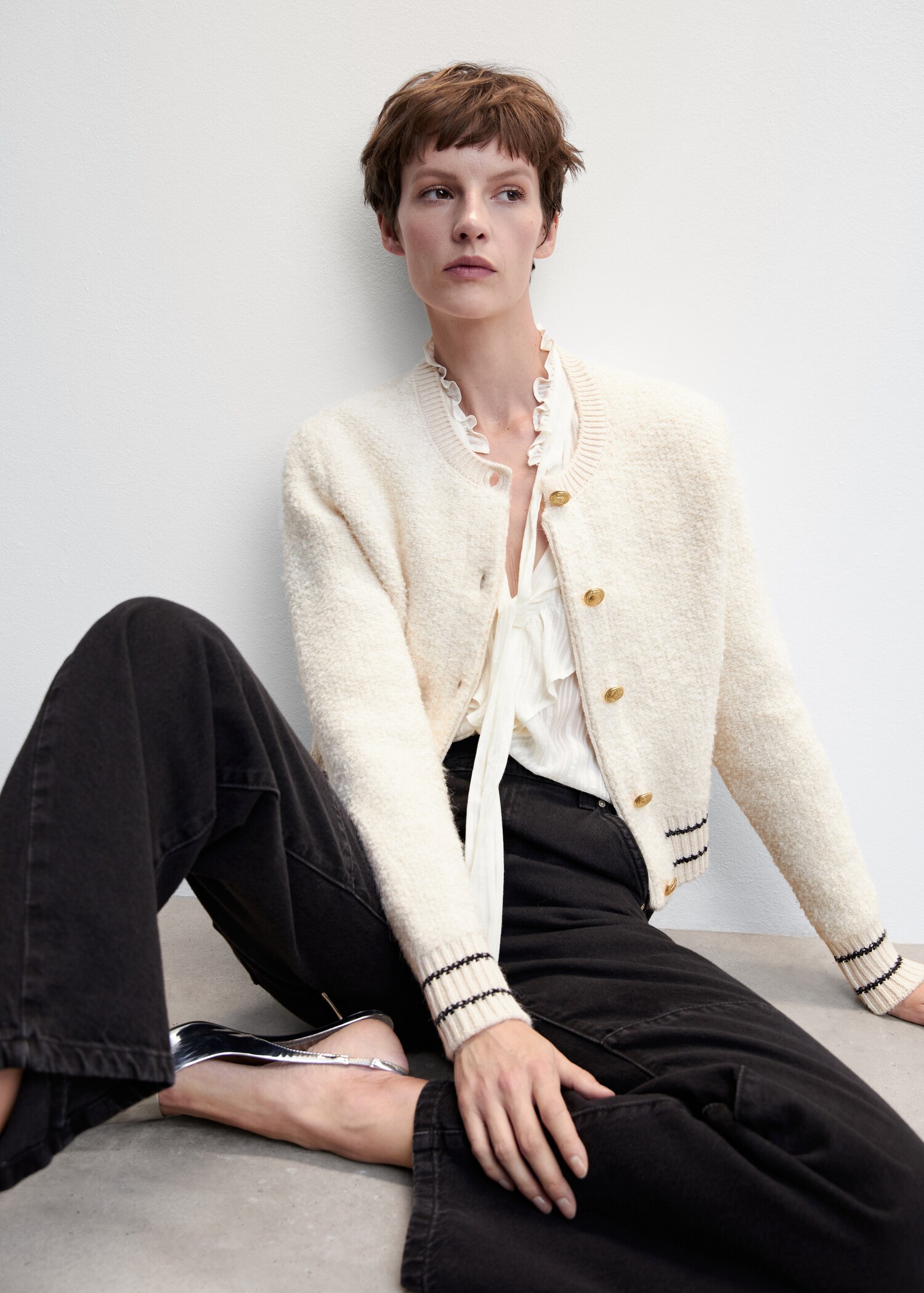 Knitted cardigan with jewel button  - Details of the article 2