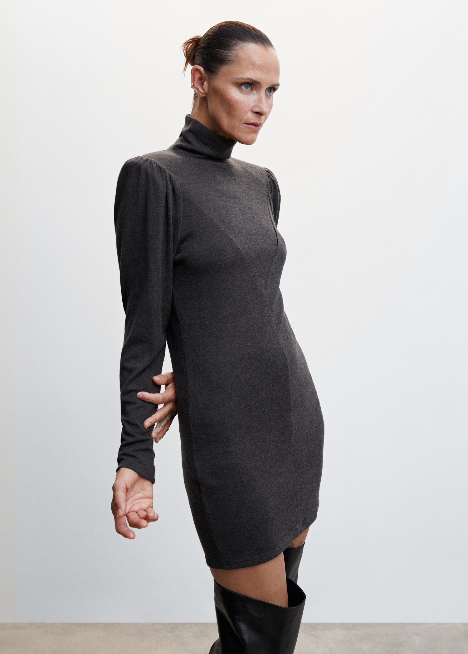 Knitted turtleneck dress - Medium plane