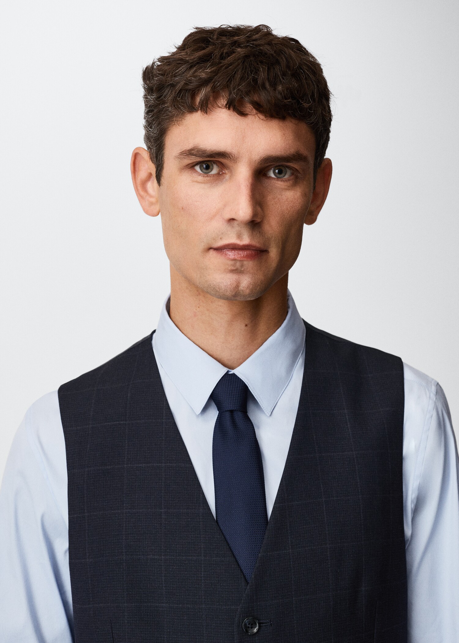 Slim-fit suit waistcoat - Details of the article 1