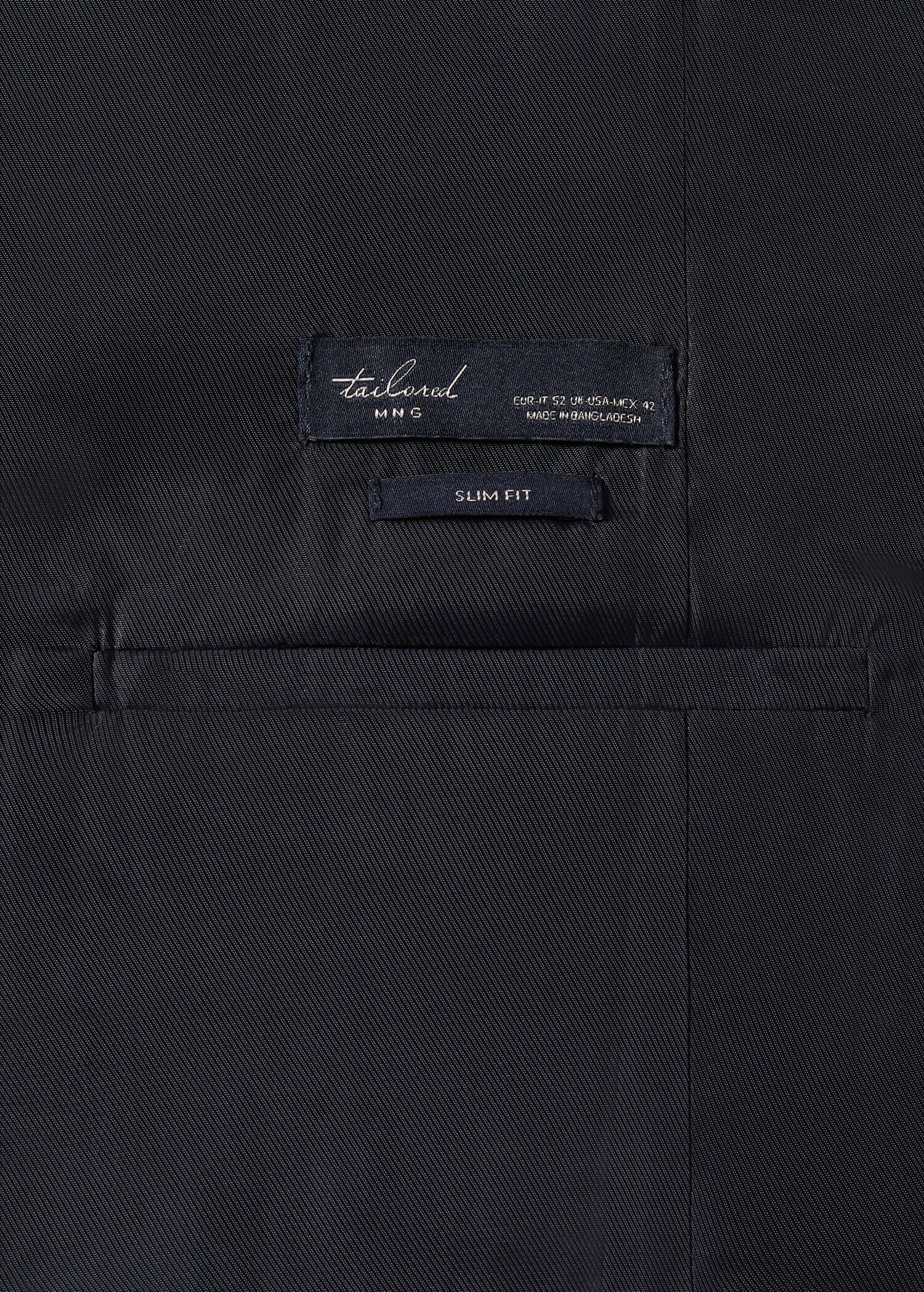 Slim-fit suit waistcoat - Details of the article 8