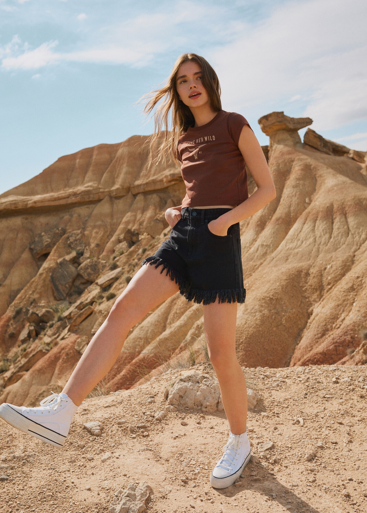 Frayed denim shorts - Details of the article 5