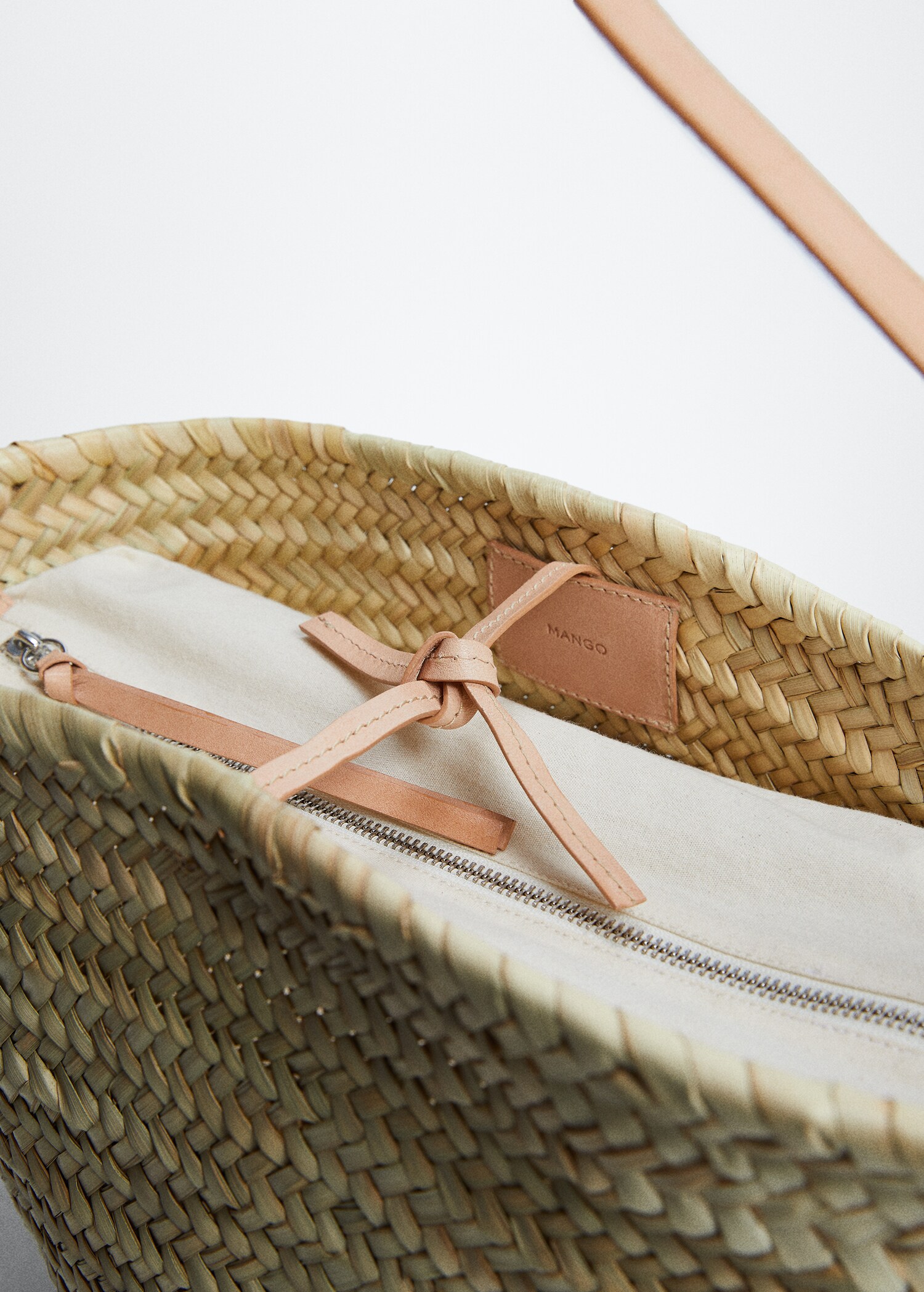 Leather basket bag - Details of the article 2