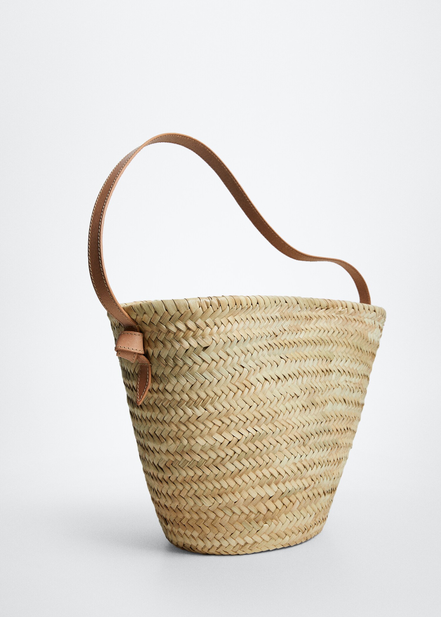 Leather basket bag - Details of the article 3