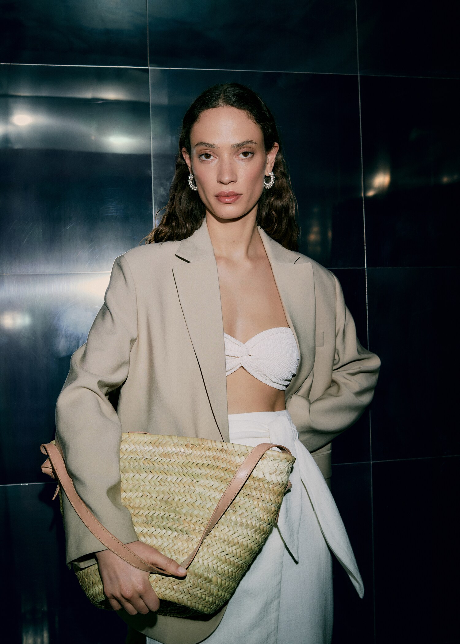 Leather basket bag - Details of the article 9