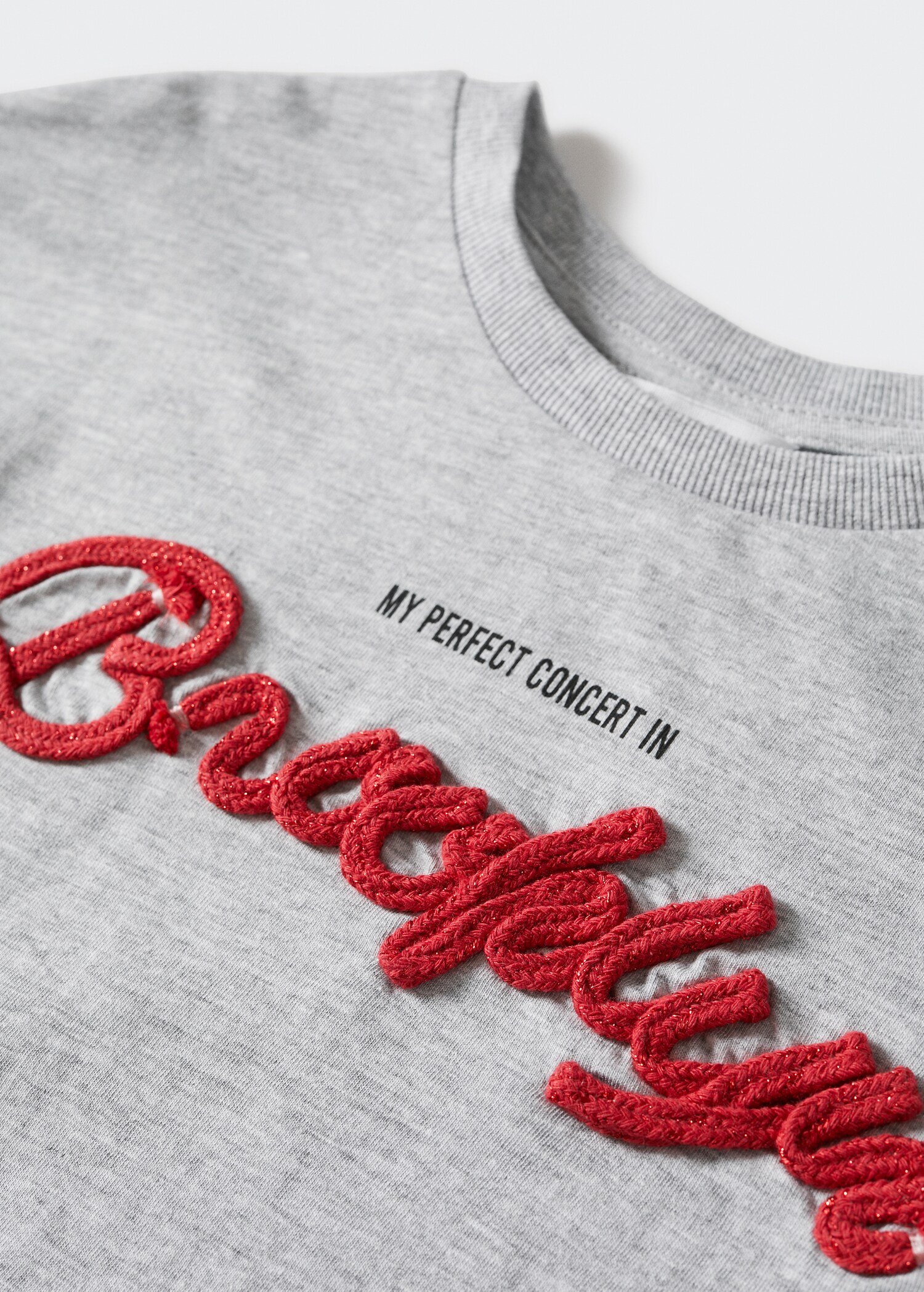 Embossed long-sleeved t-shirt - Details of the article 8