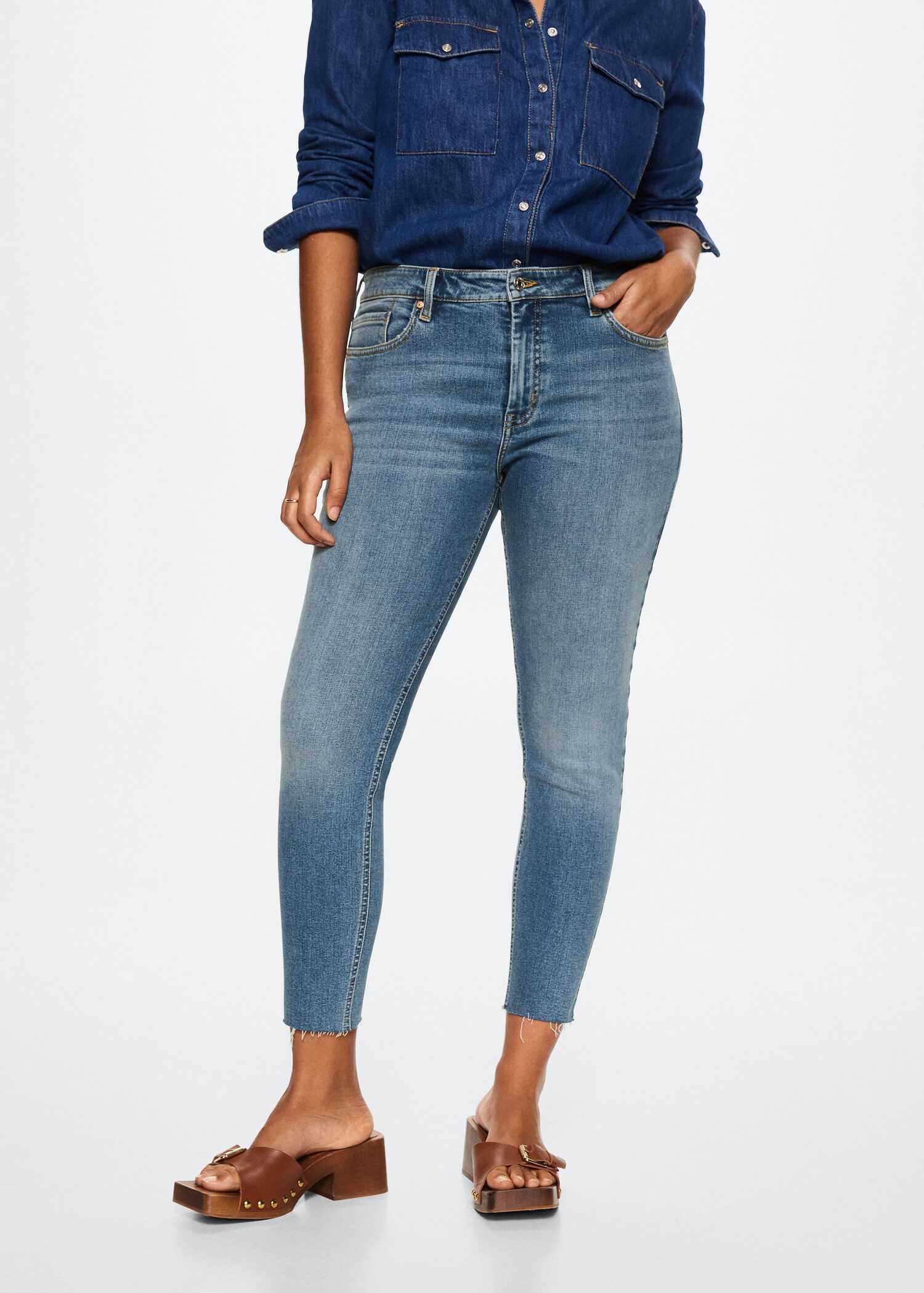 Skinny cropped jeans - Details of the article 4