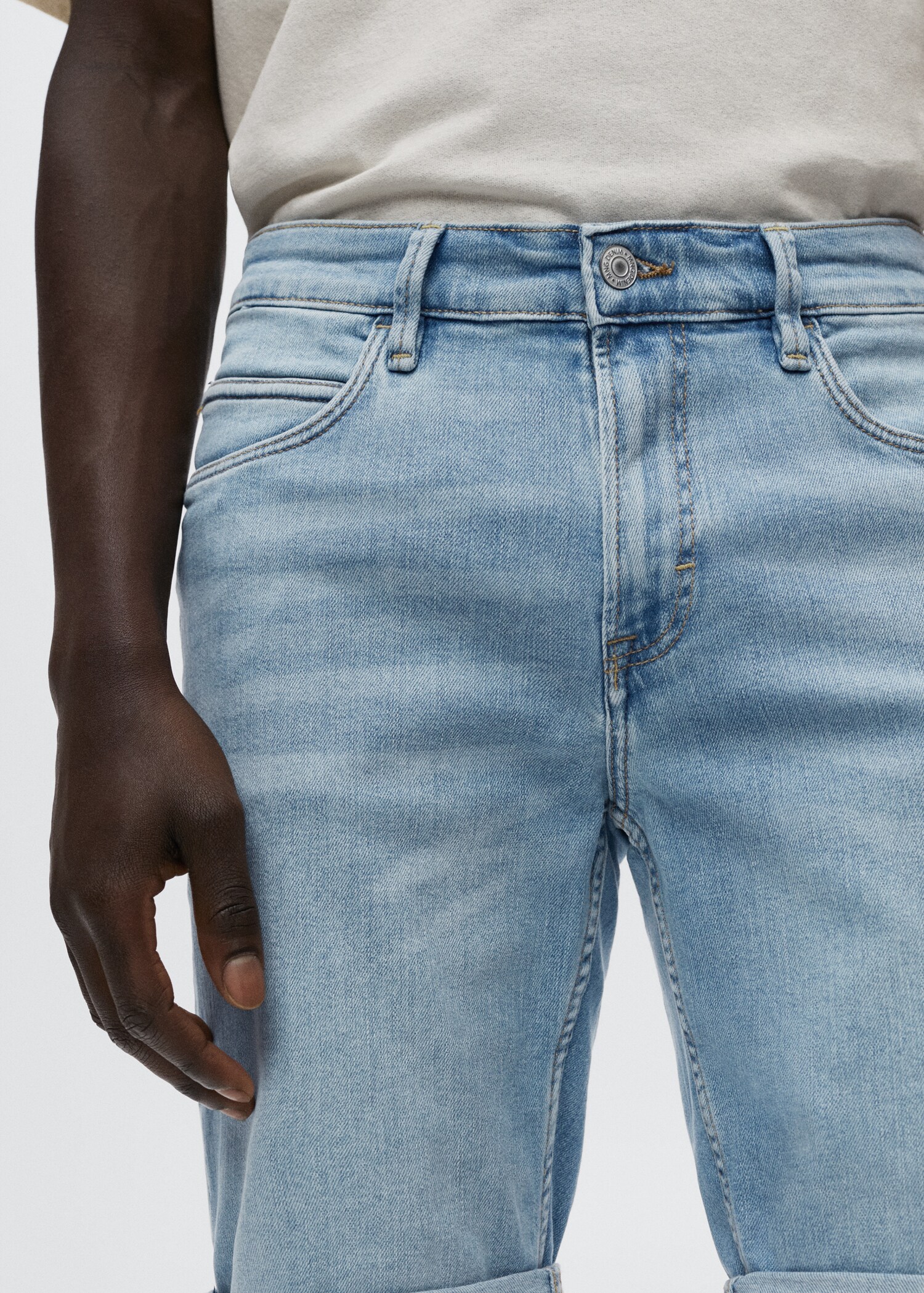 Slim-fit denim bermuda shorts - Details of the article 1