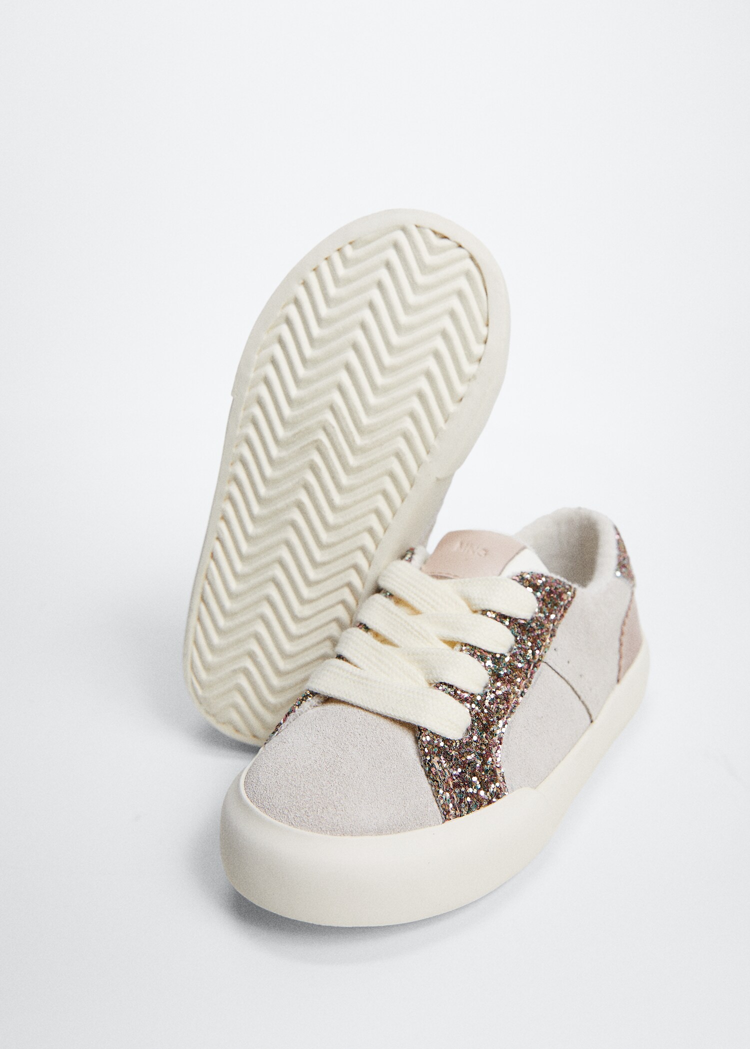 Bright sporty - Details of the article 3