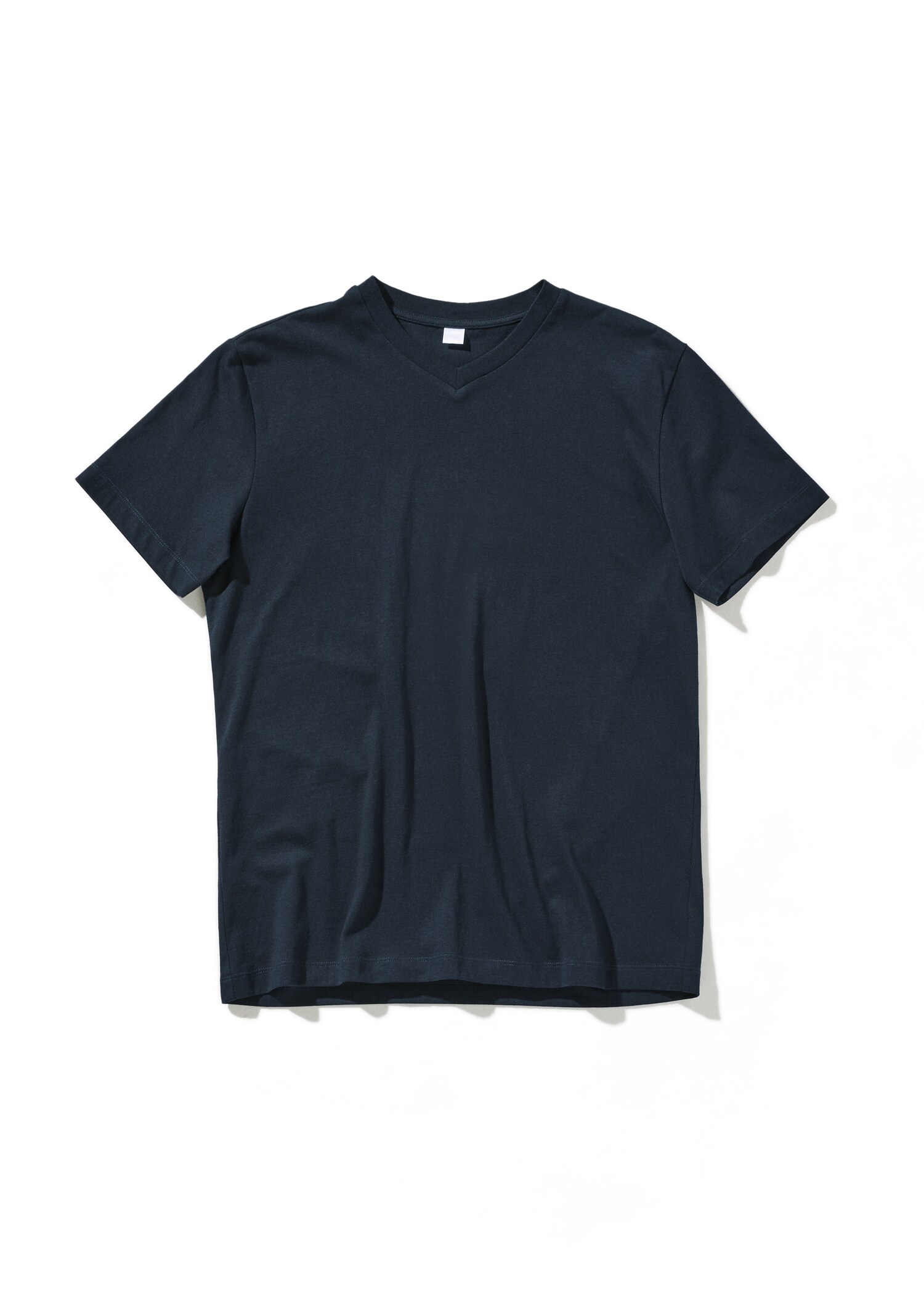 Basic V-neck t-shirt - Details of the article 9