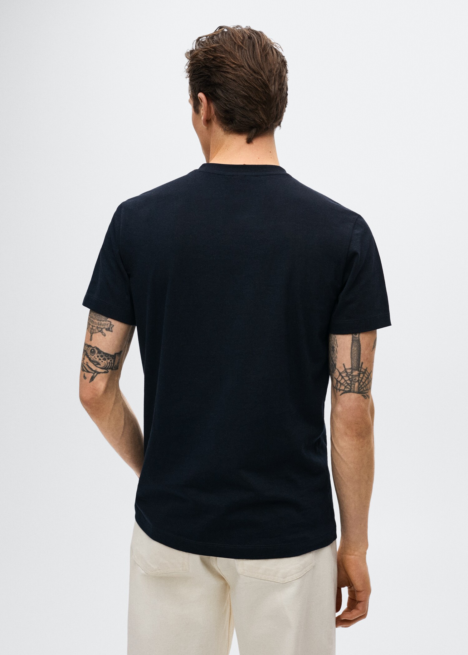 Basic V-neck t-shirt - Reverse of the article