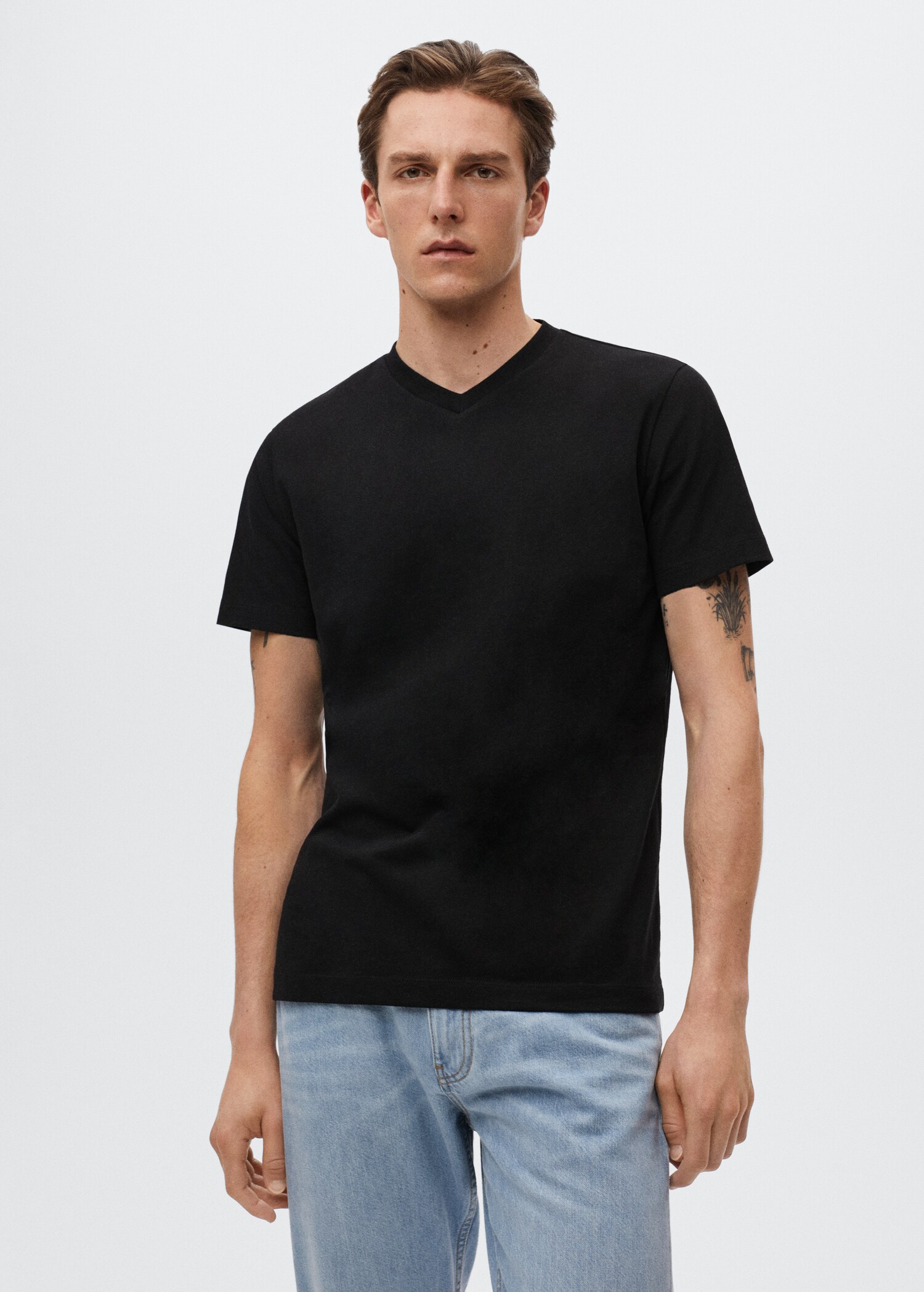 T-shirt basic collo a V - Piano medio