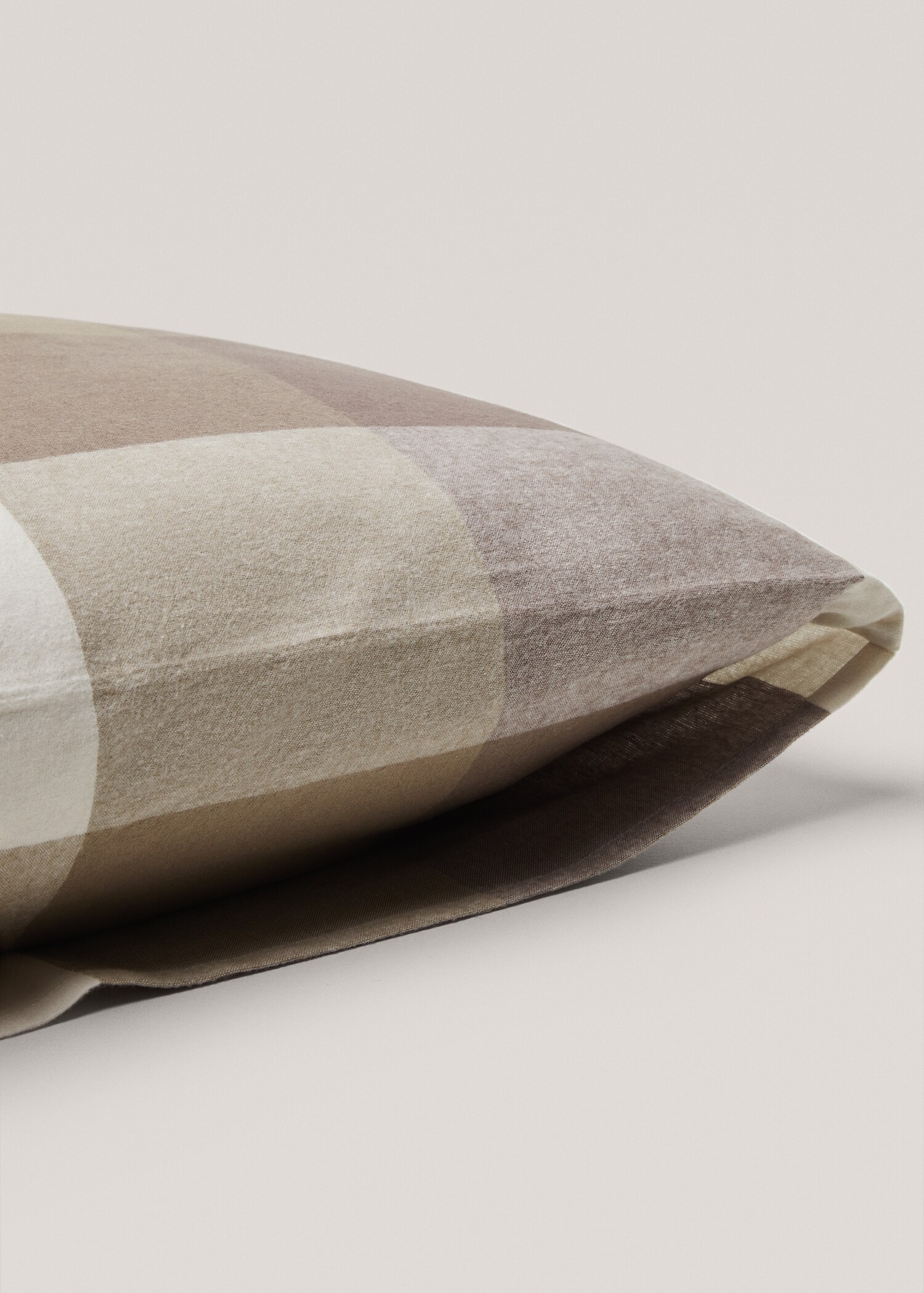Check flannel pillowcase 60x60cm (Pack of two) - Details of the article 3