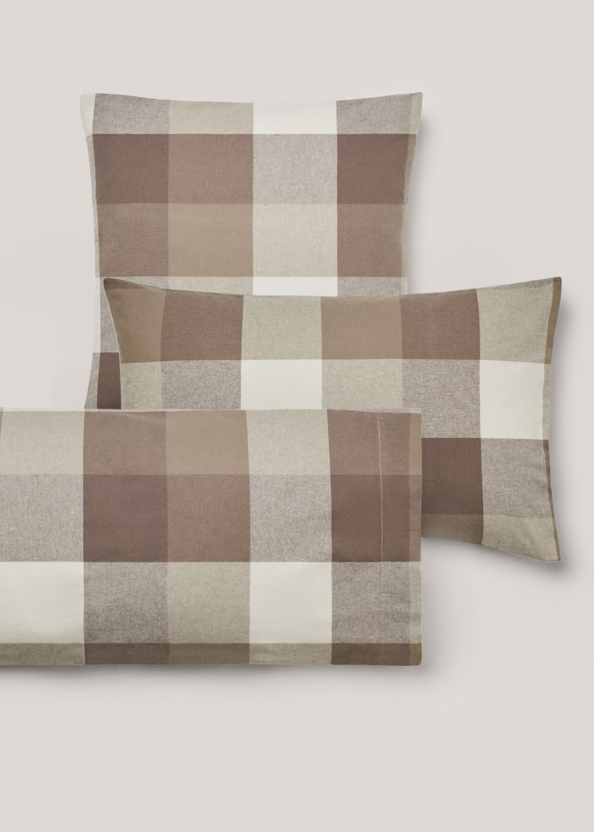 Housse de coussin flanelle carreaux 60x60 cm (Lot de deux) - Détail de l'article 5, Marron. Ref: 37041305-00.