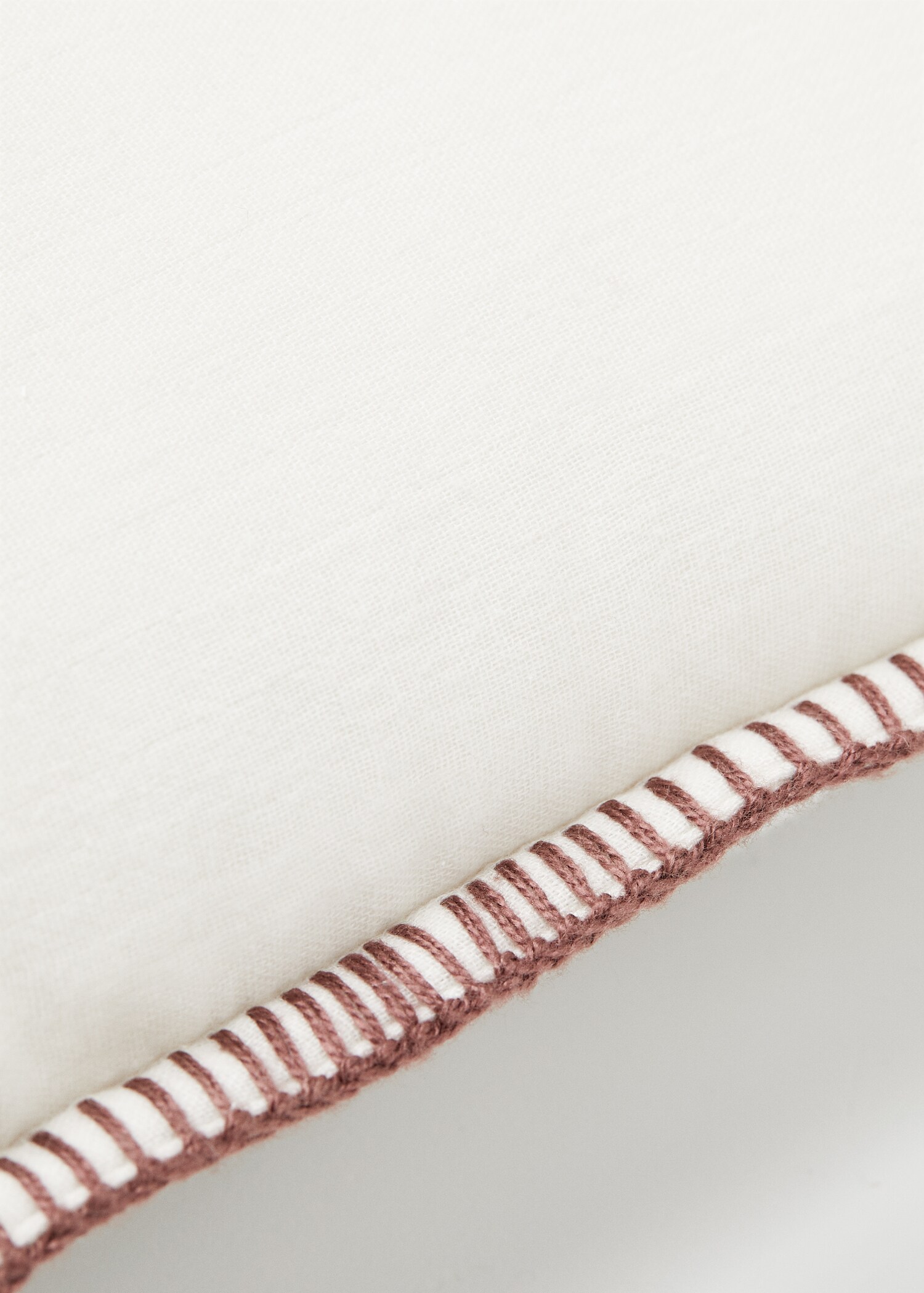 Contrast stitch cushion 30x30cm - Medium plane