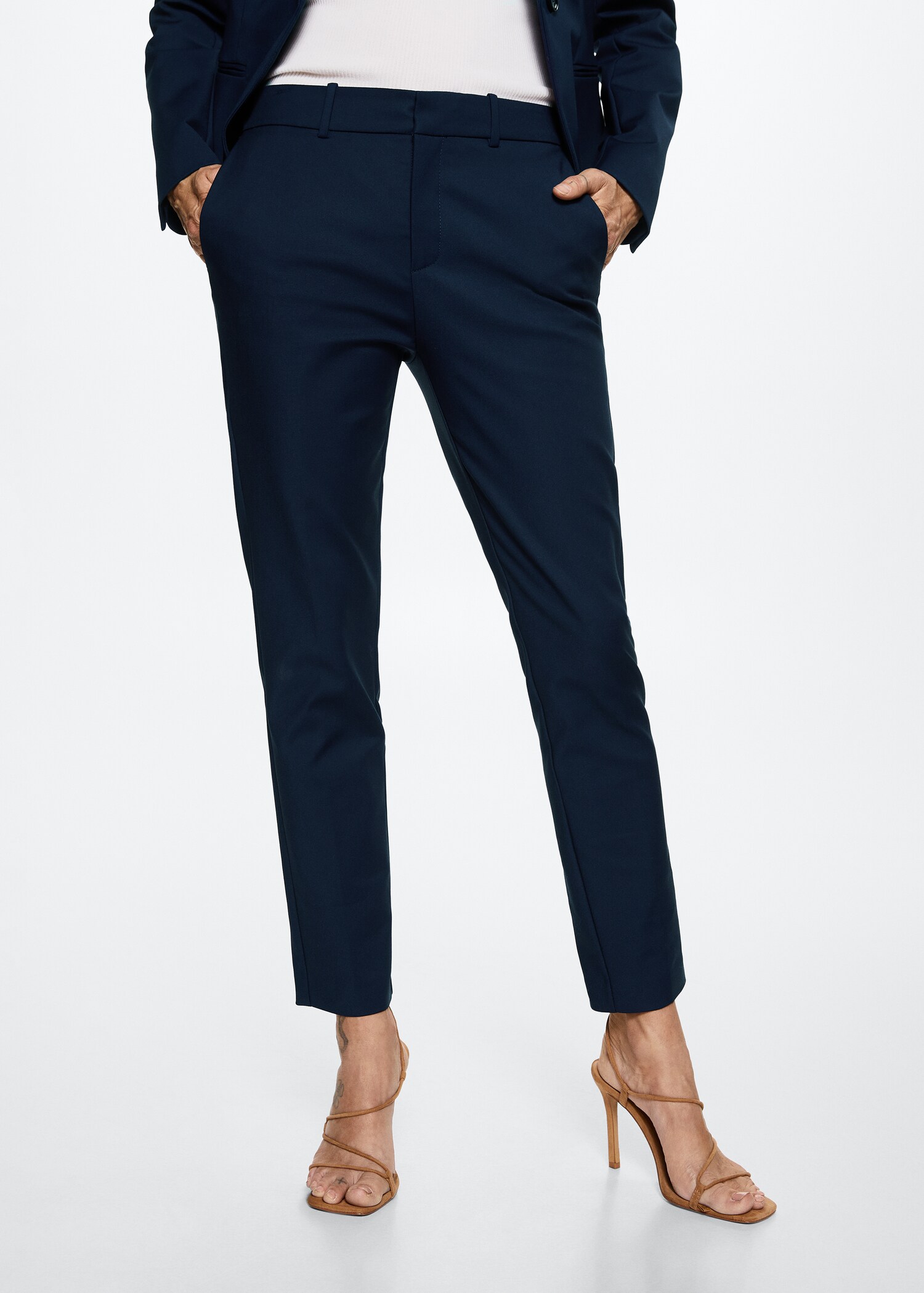 Pantalon de costume cigarette - Plan moyen