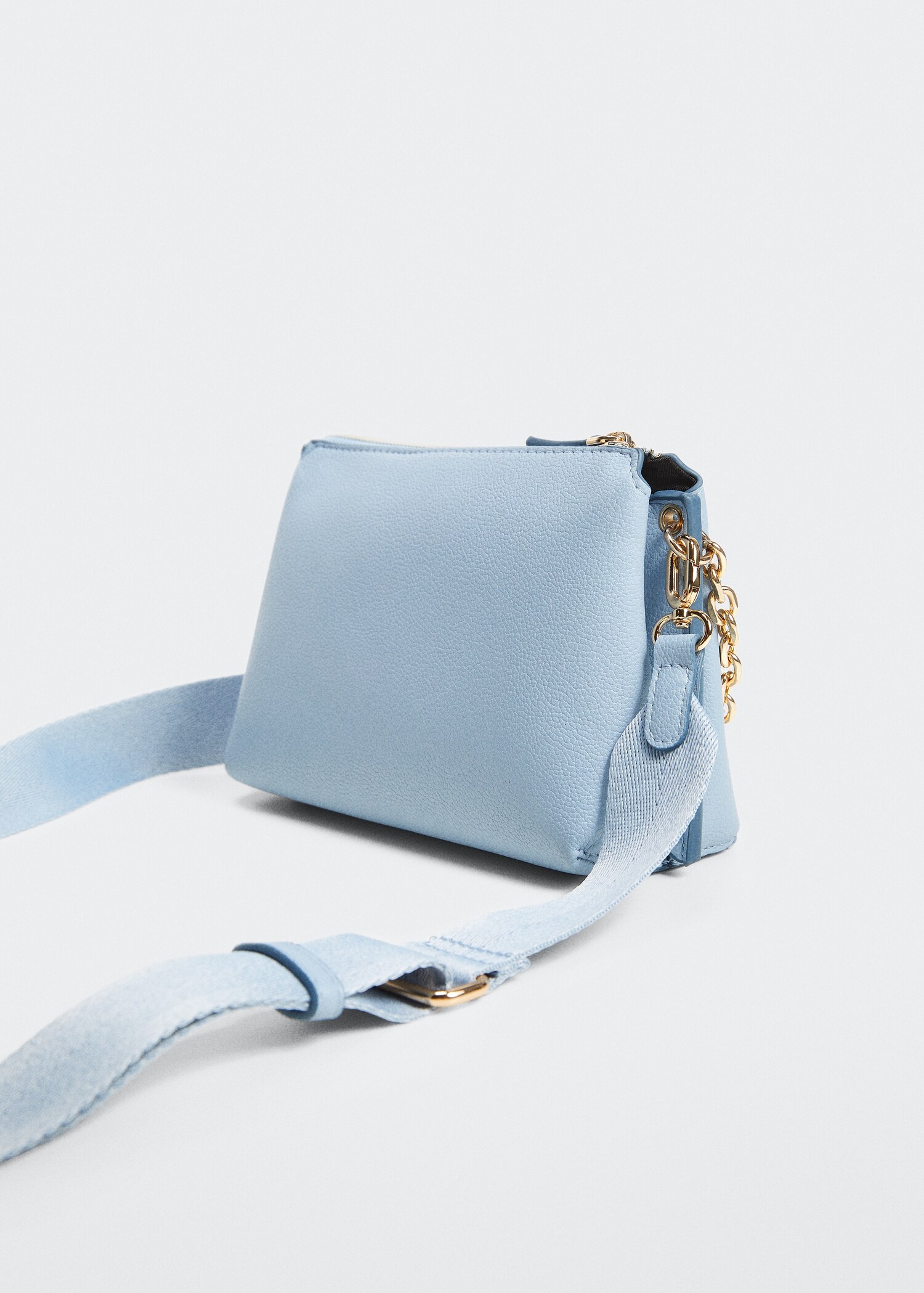 Crossbody bag with chain - Details of the article 2