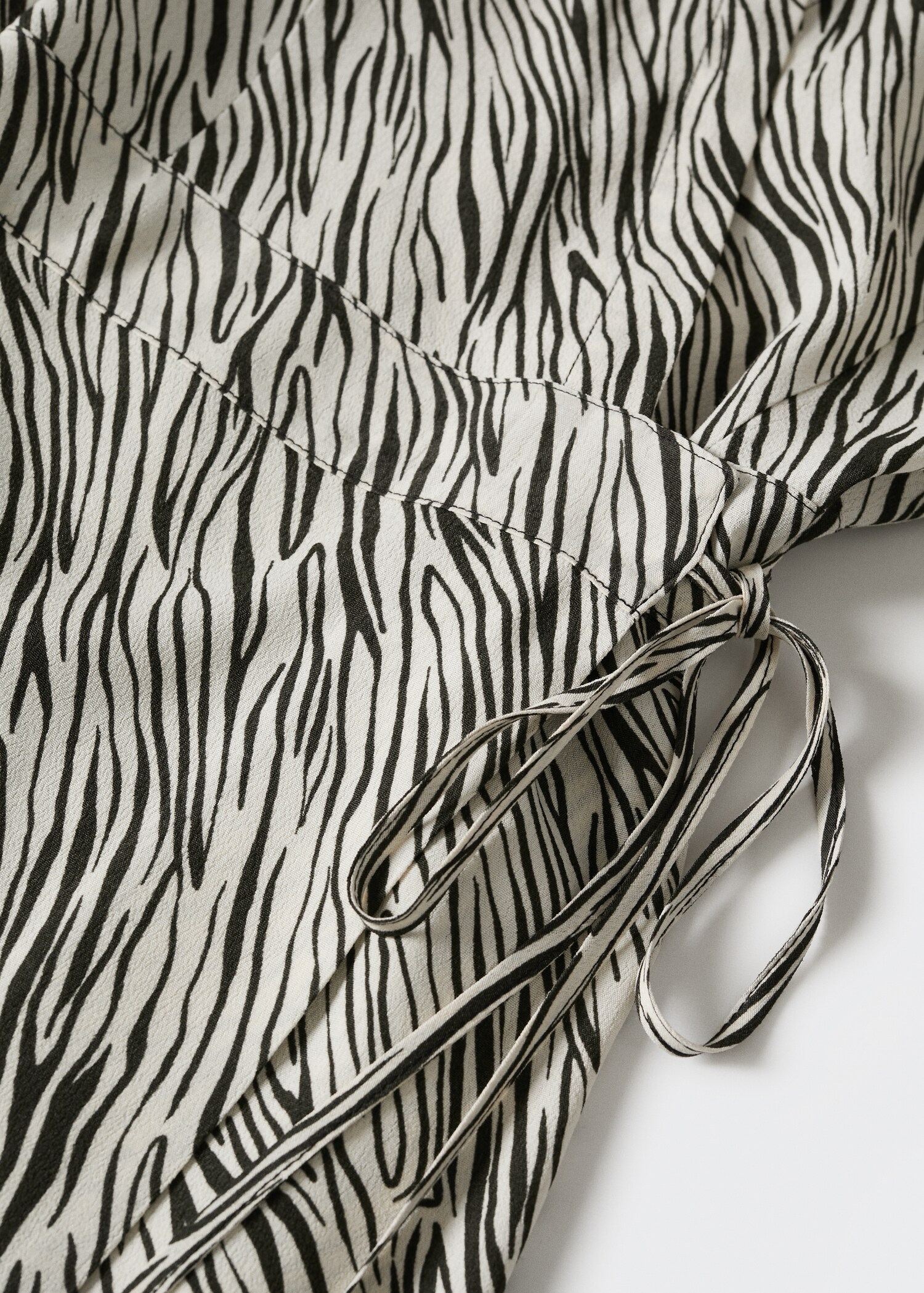 Animal print dress - Details of the article 8