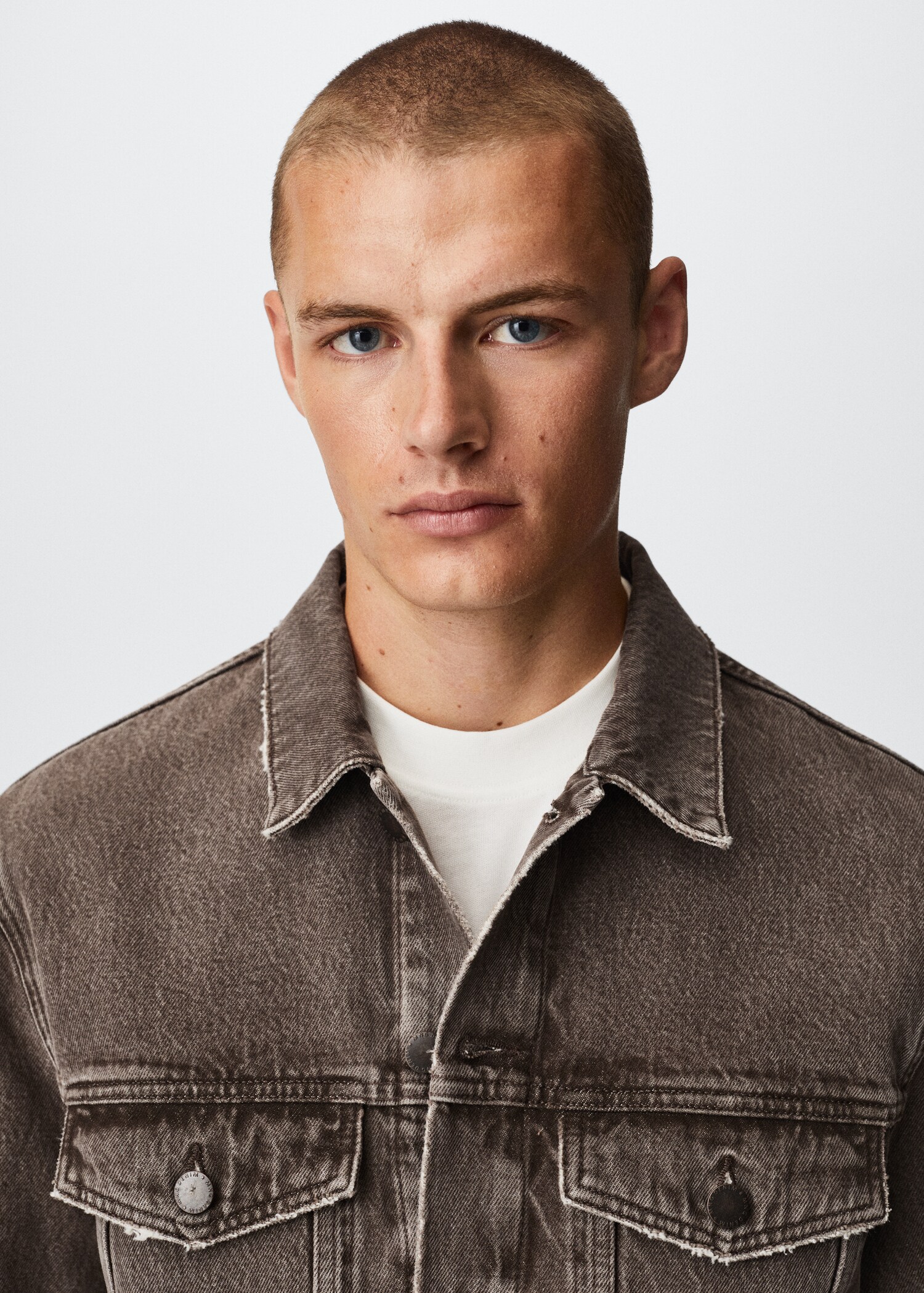 Oversize denim jacket - Details of the article 1
