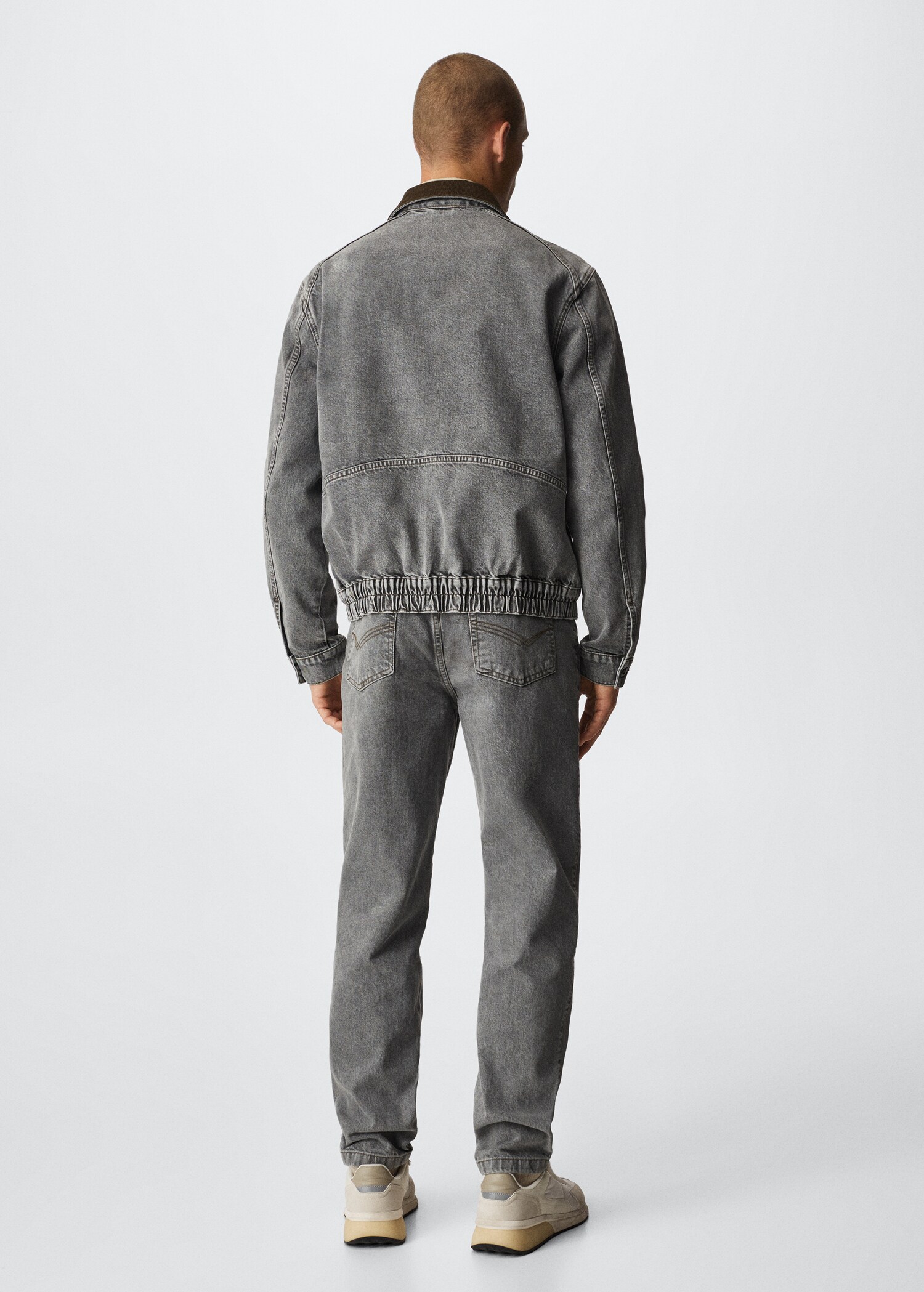 Denim jacket with corduroy collar  - Reverse of the article