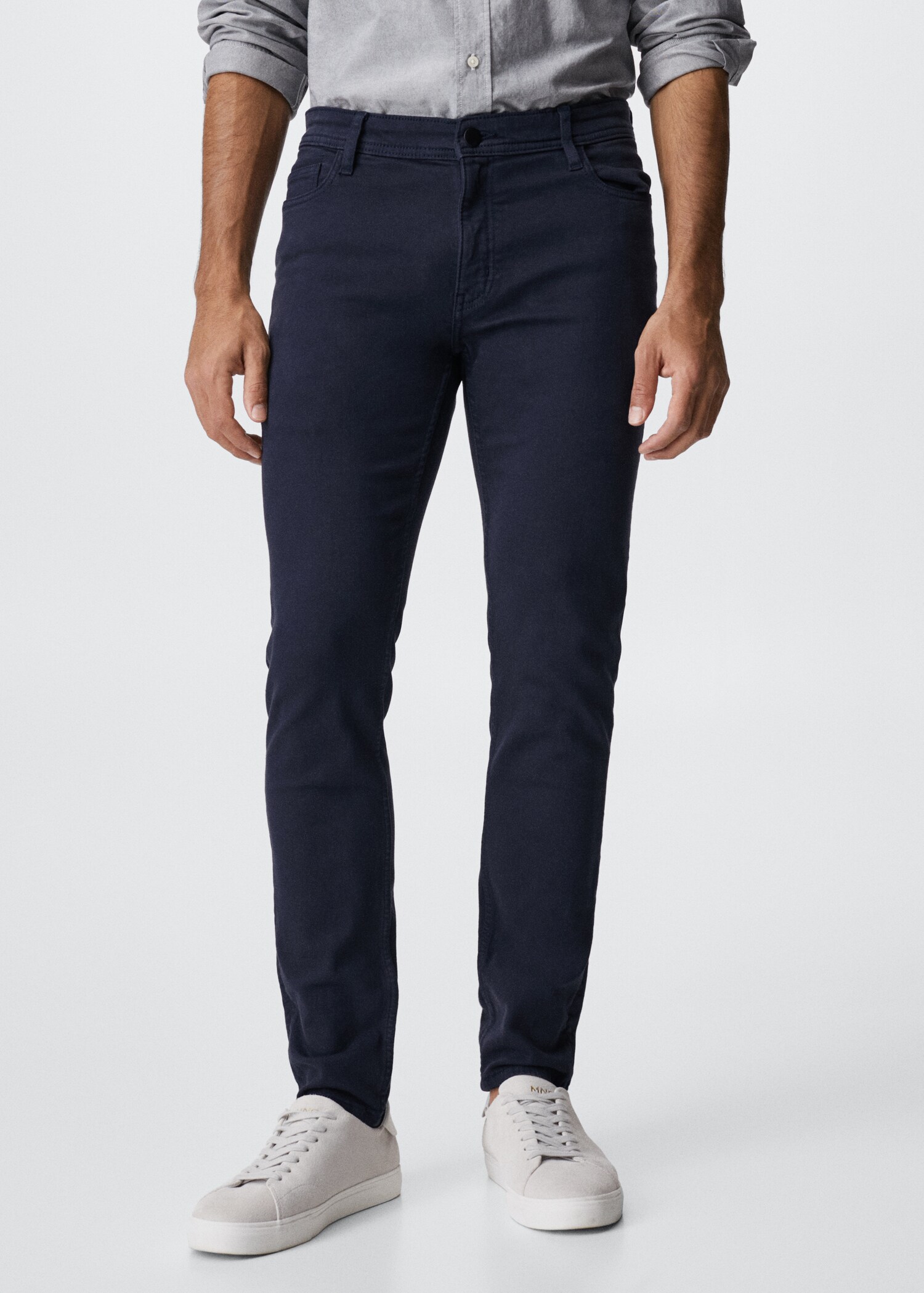 Färg skinny jeans - Bild av mittparti