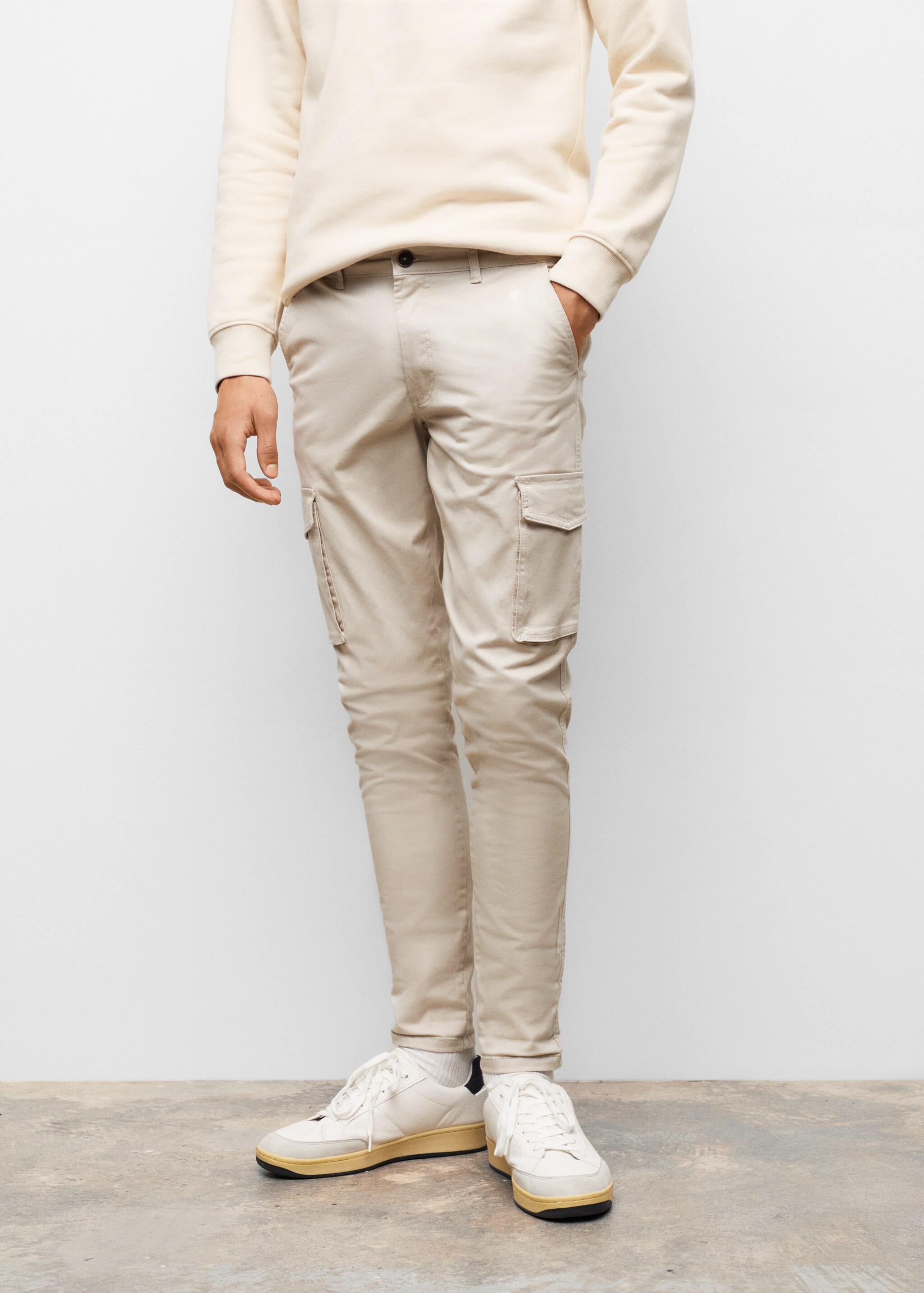 Cotton cargo trousers - Details of the article 1