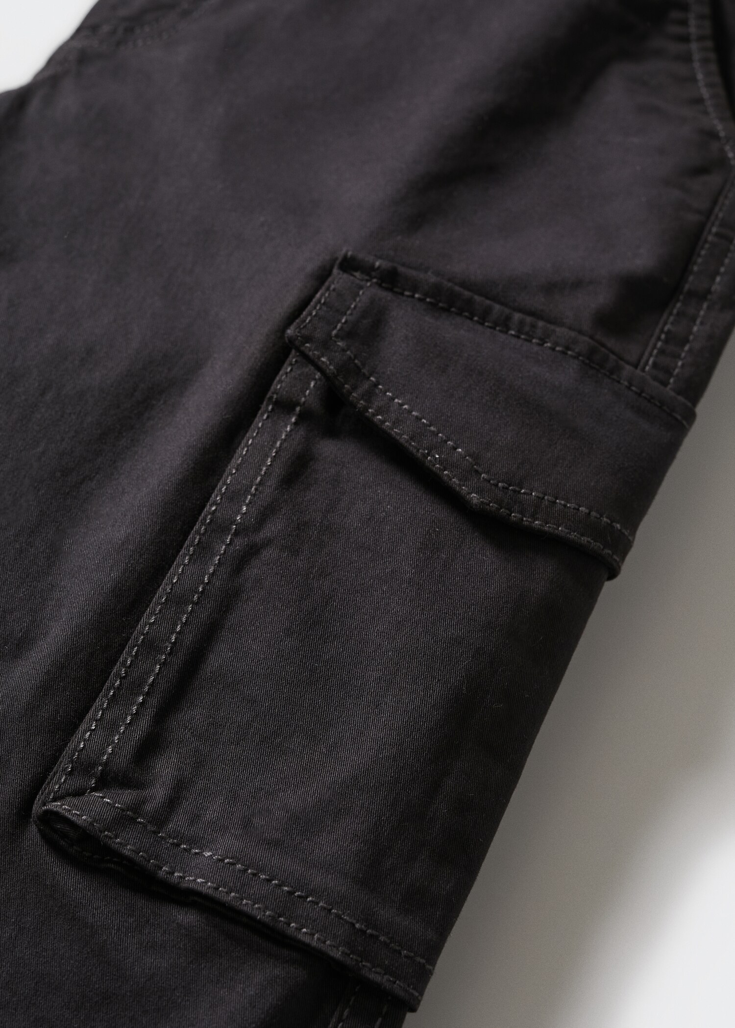 Cotton cargo trousers - Details of the article 8