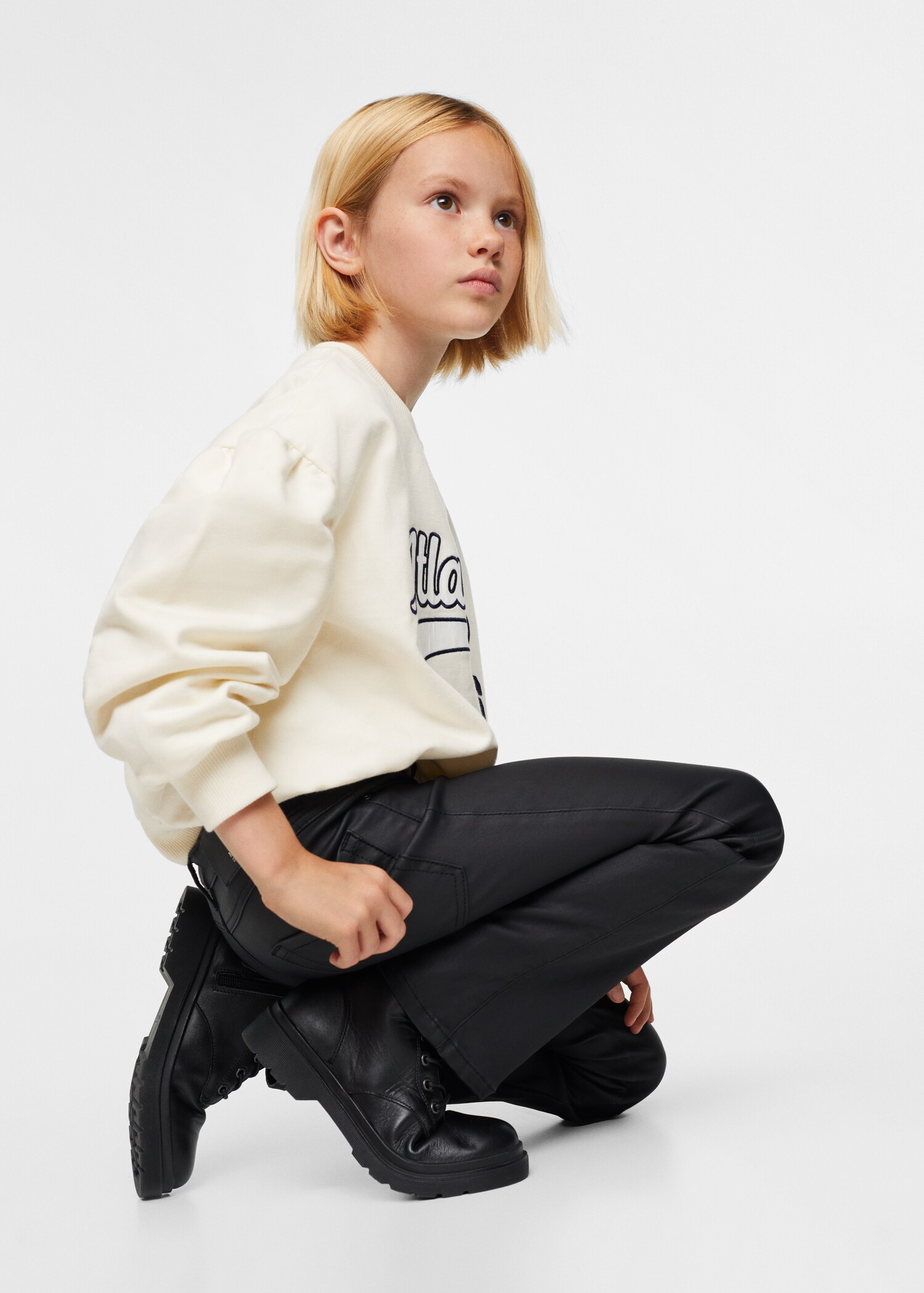 Coated flared trousers - Details of the article 2