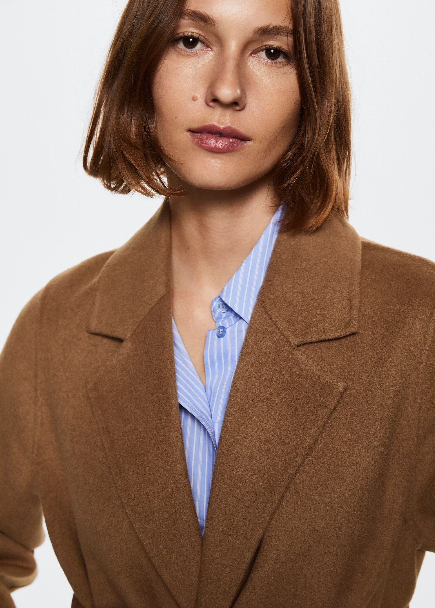 Manteau fait main avec ceinture - Détail de l'article 1