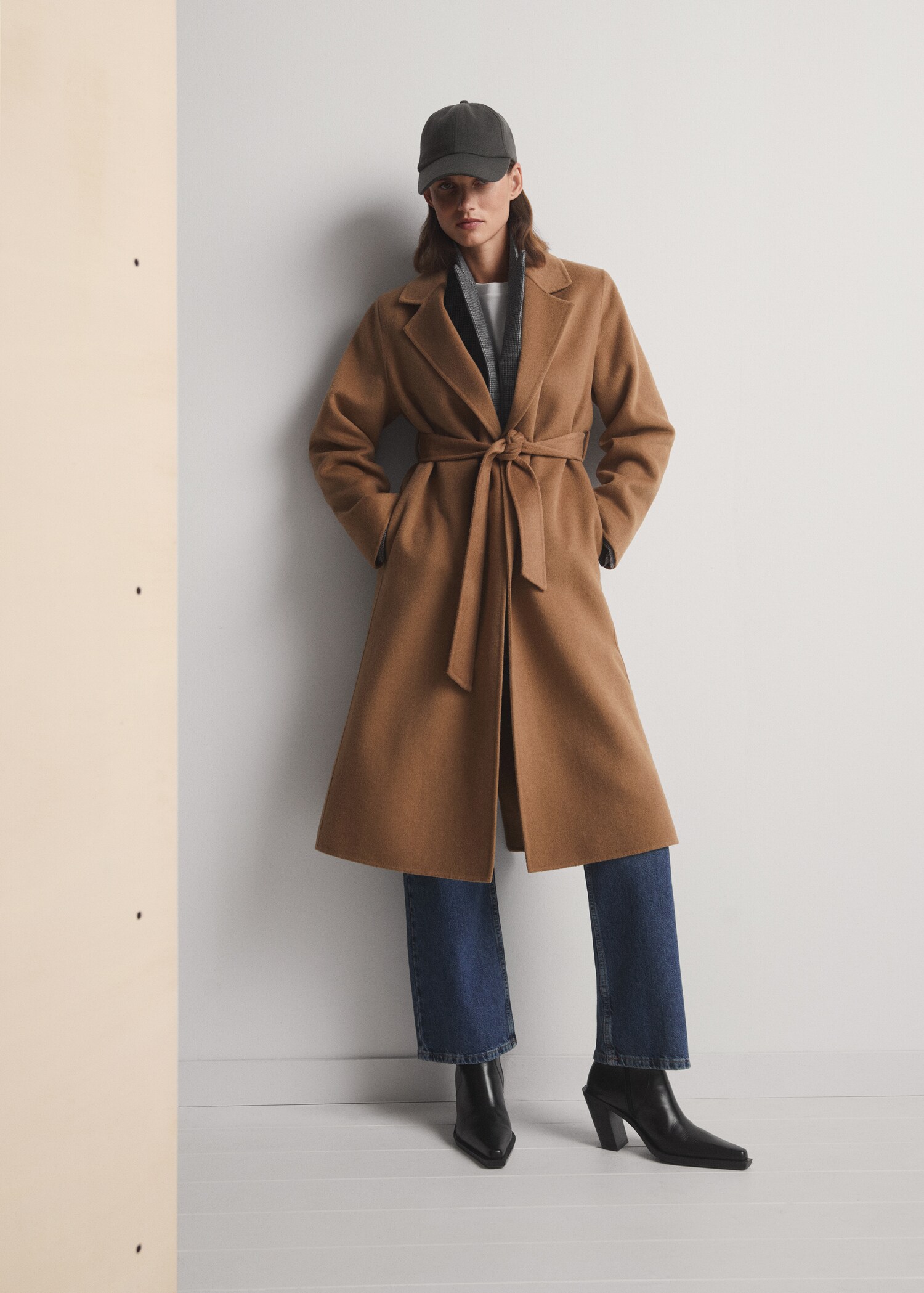 Manteau fait main avec ceinture - Détail de l'article 6