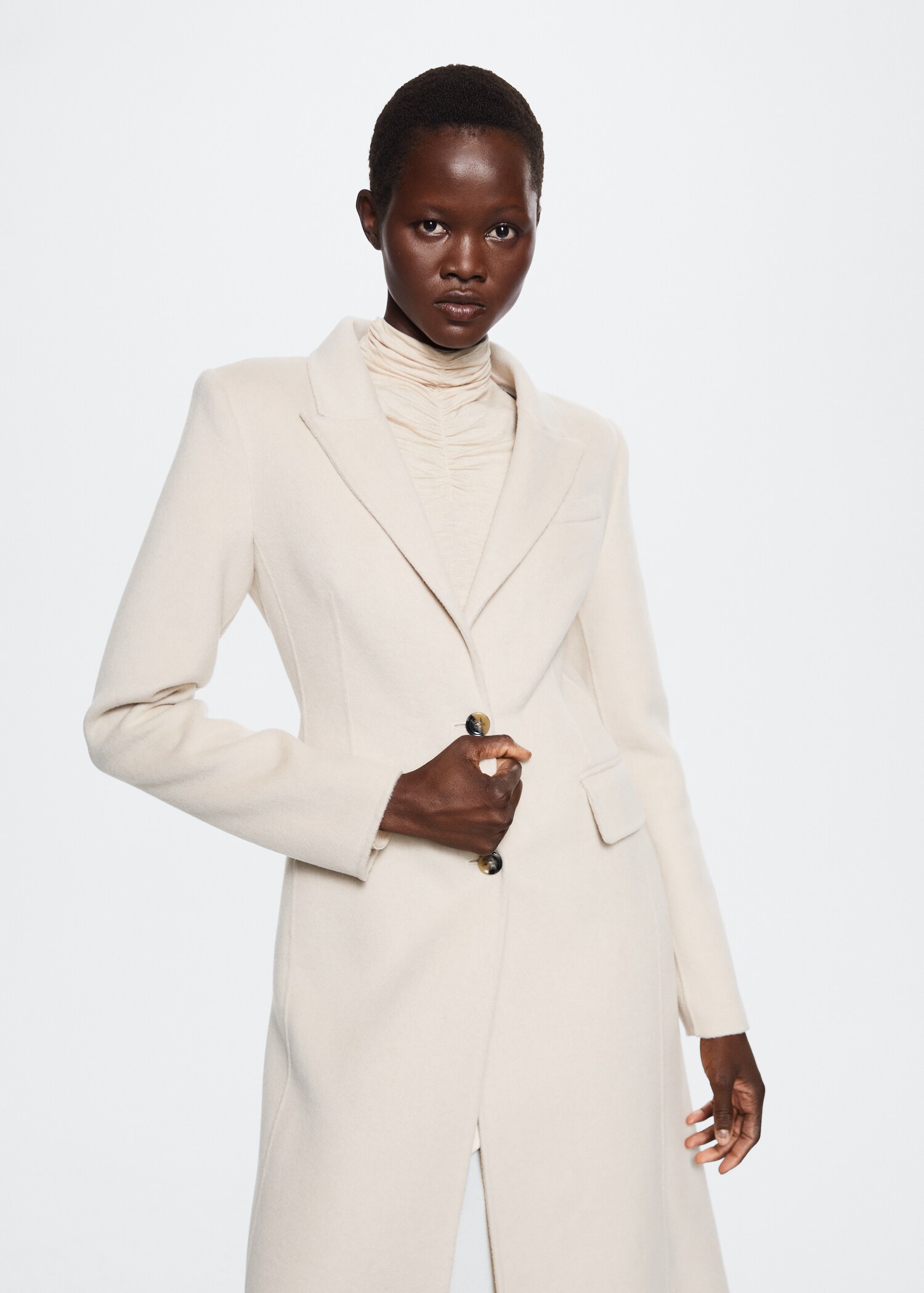 Manteau laine ajusté fait main - Plan moyen