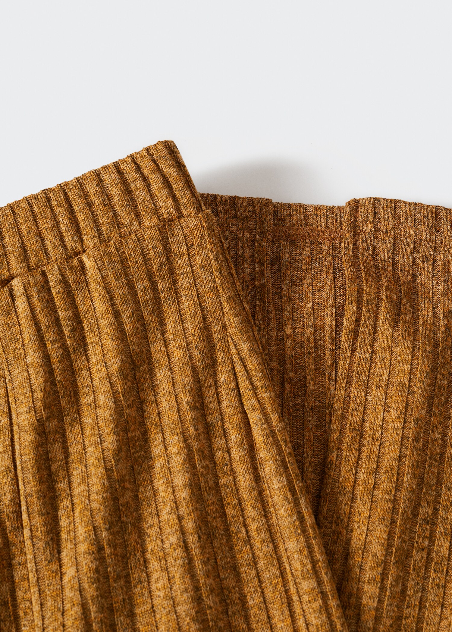 Gerippte Hose mit Seitenschlitz - Detail des Artikels 8