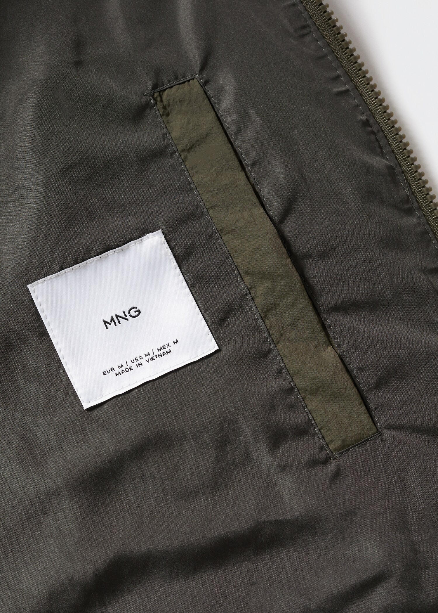 Textured padded jacket - Details of the article 8