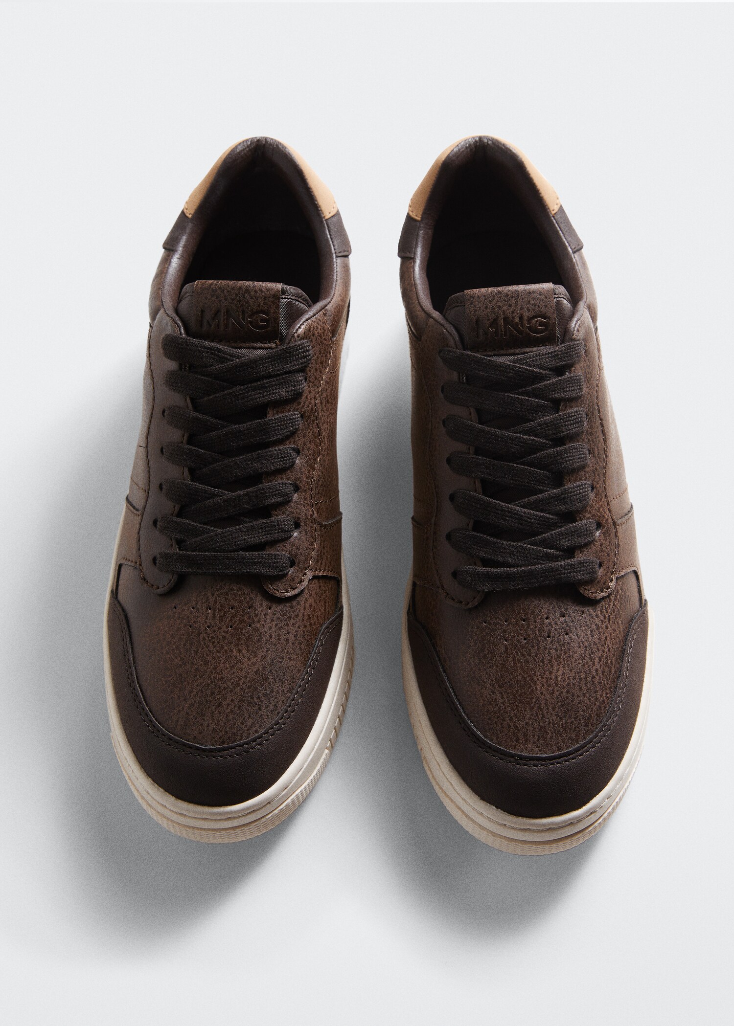 Leather-effect trainers - Details of the article 3