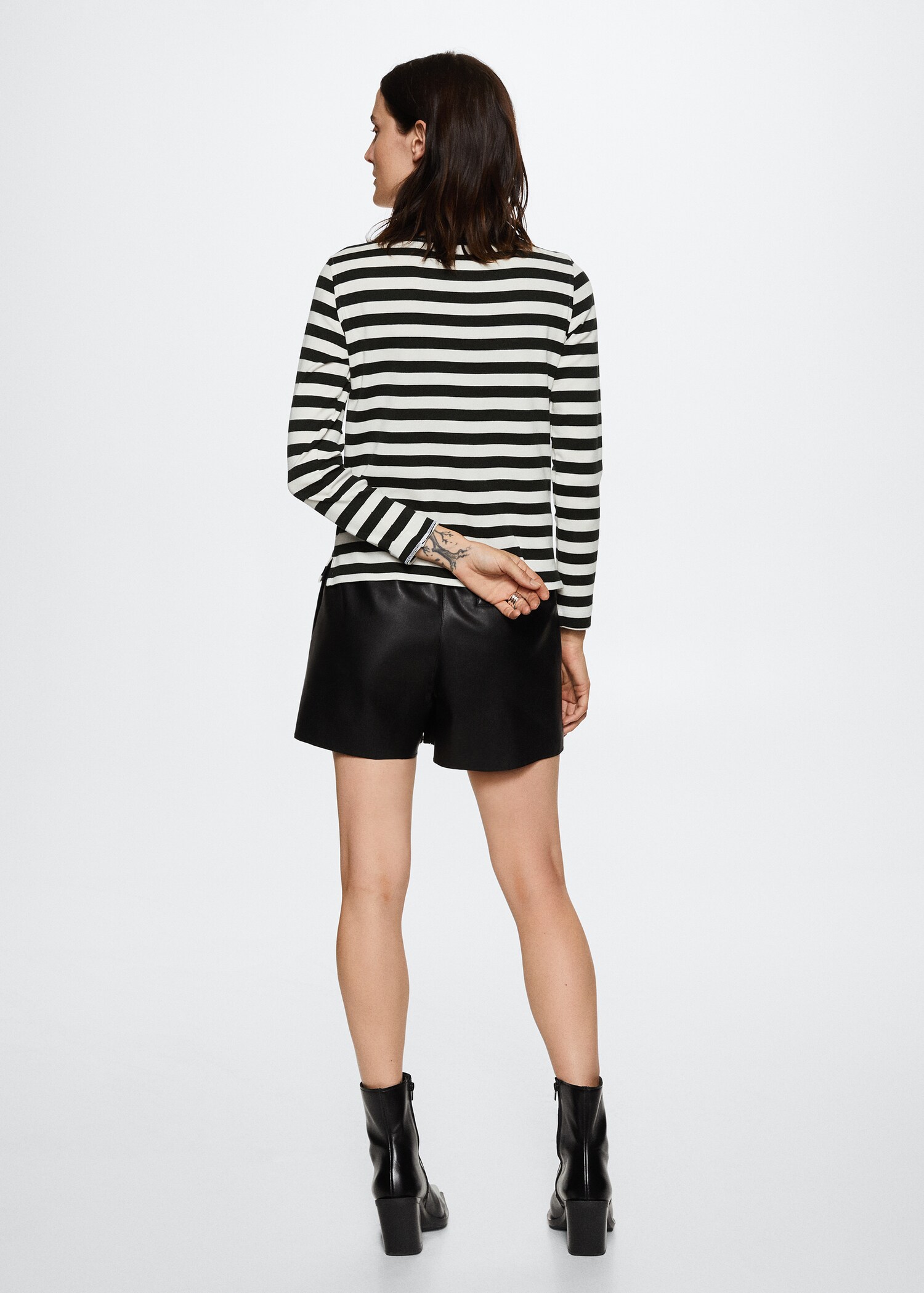 Striped 100% cotton t-shirt - Reverse of the article