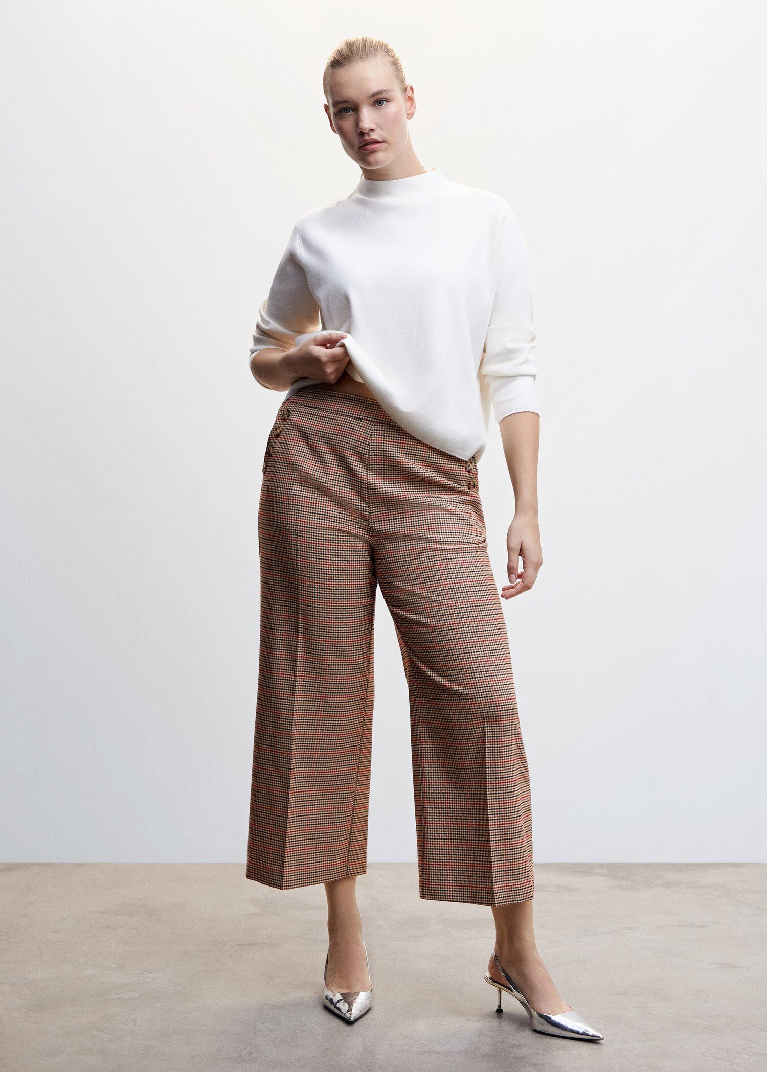 Buttons culottes trousers - Details of the article 3