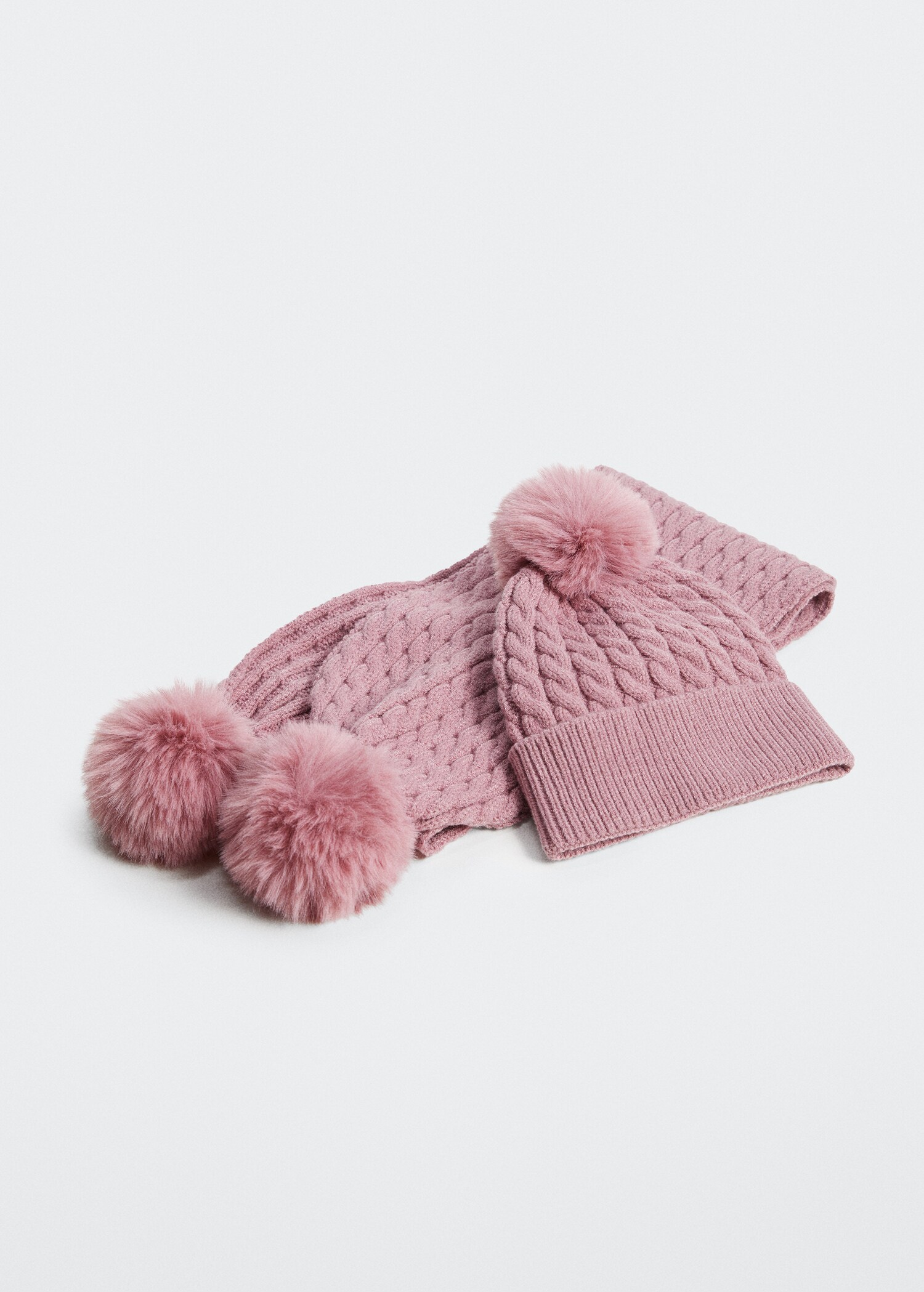 Knitted braided hat - Details of the article 3