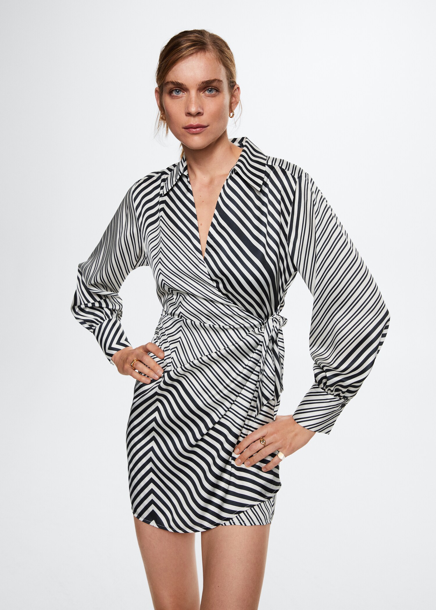 Vestido fluido camisero - Plano medio
