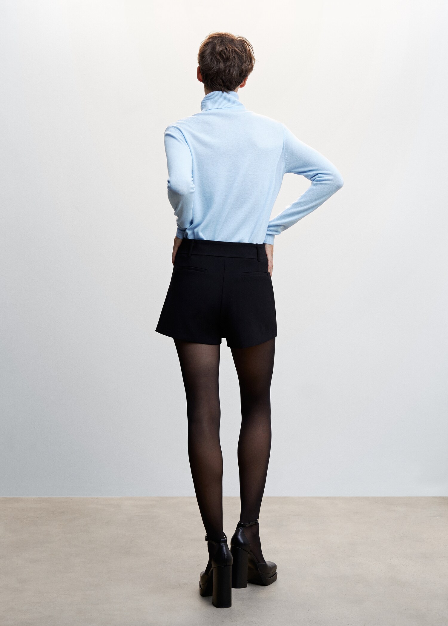 Turtle neck wool sweater - Reverse of the article
