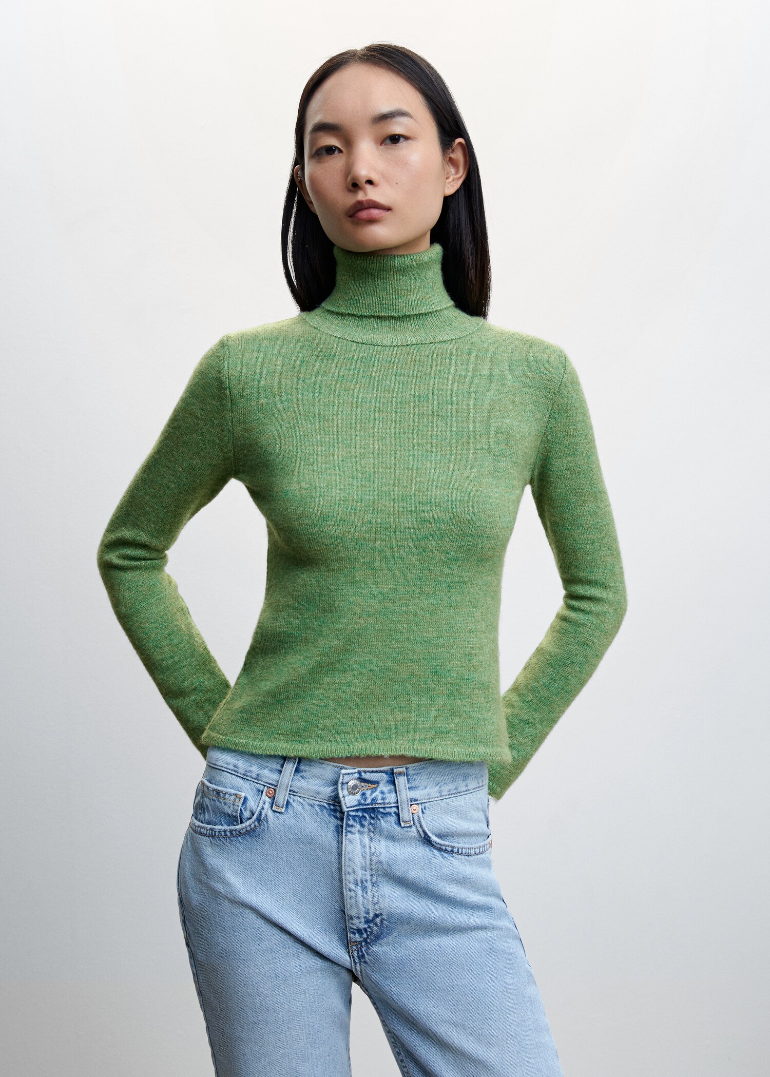 Pull-over maille col roulé - Plan moyen