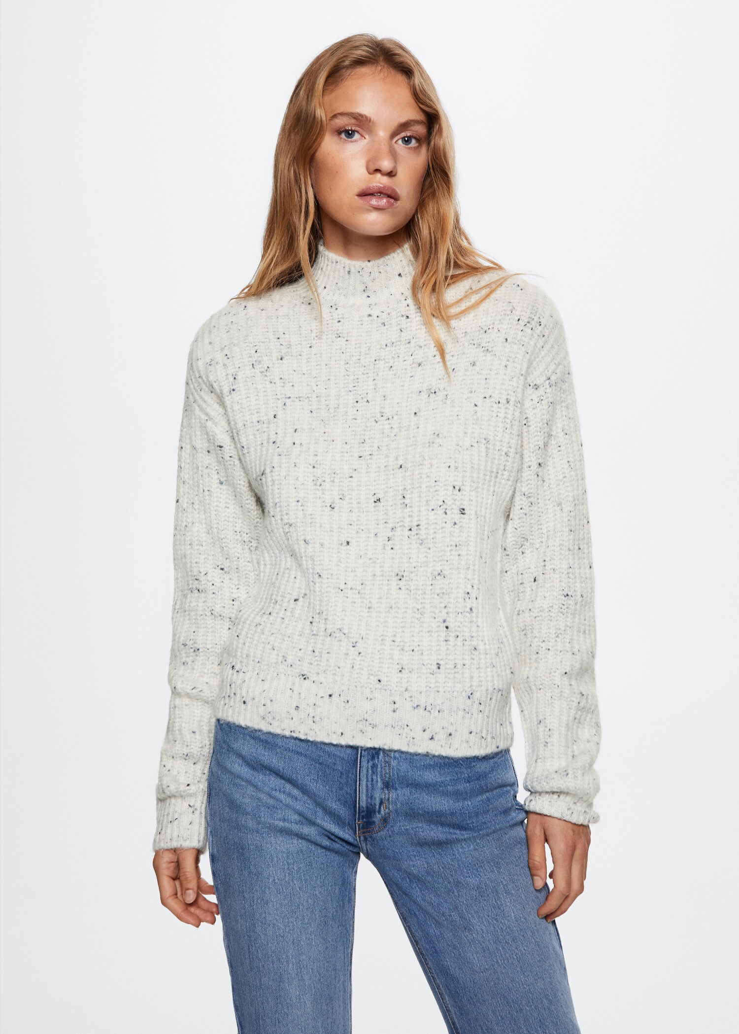 Gerippter Pullover mit halbhohem Kragen - Mittlere Ansicht