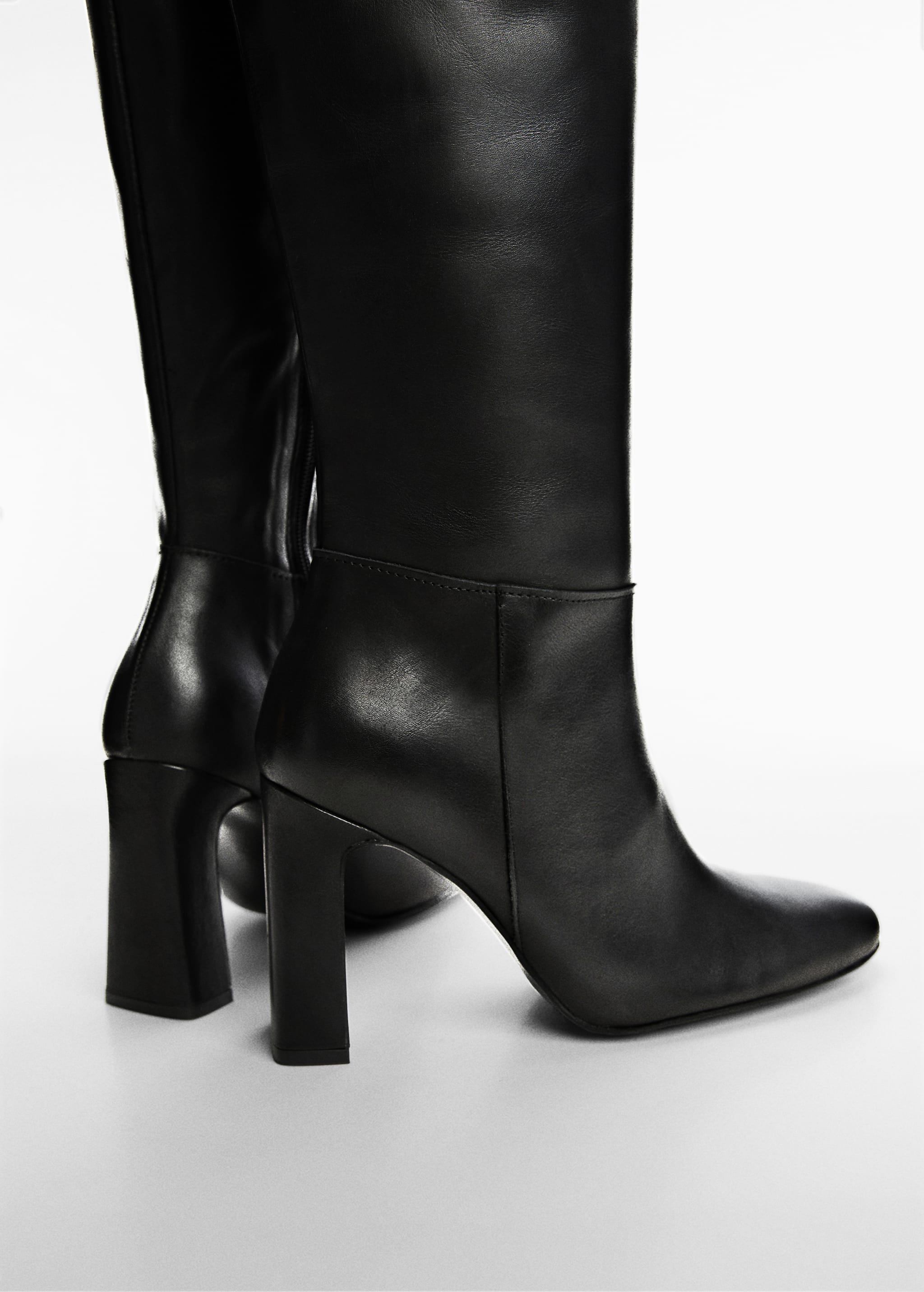 Leather boots with tall leg - Details of the article 1