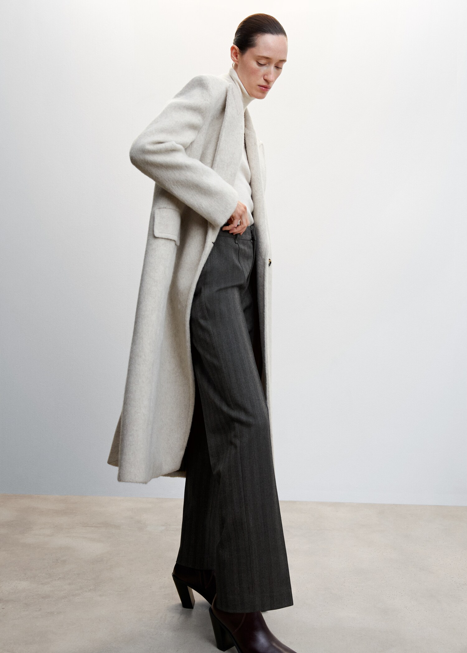 Straight striped trousers - Details of the article 1