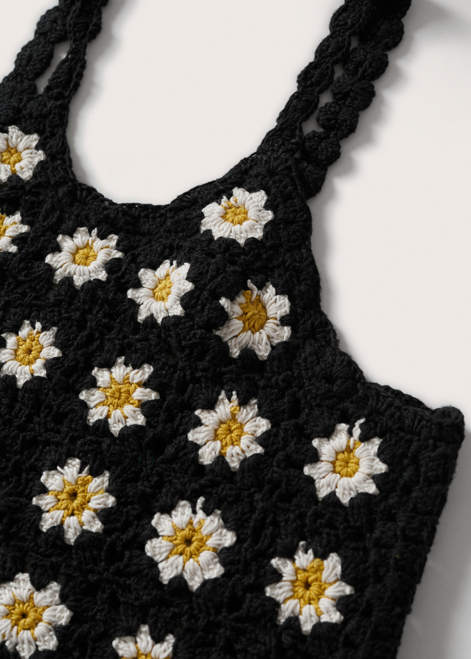Häkeltop mit Gänseblümchen - Detail des Artikels 8