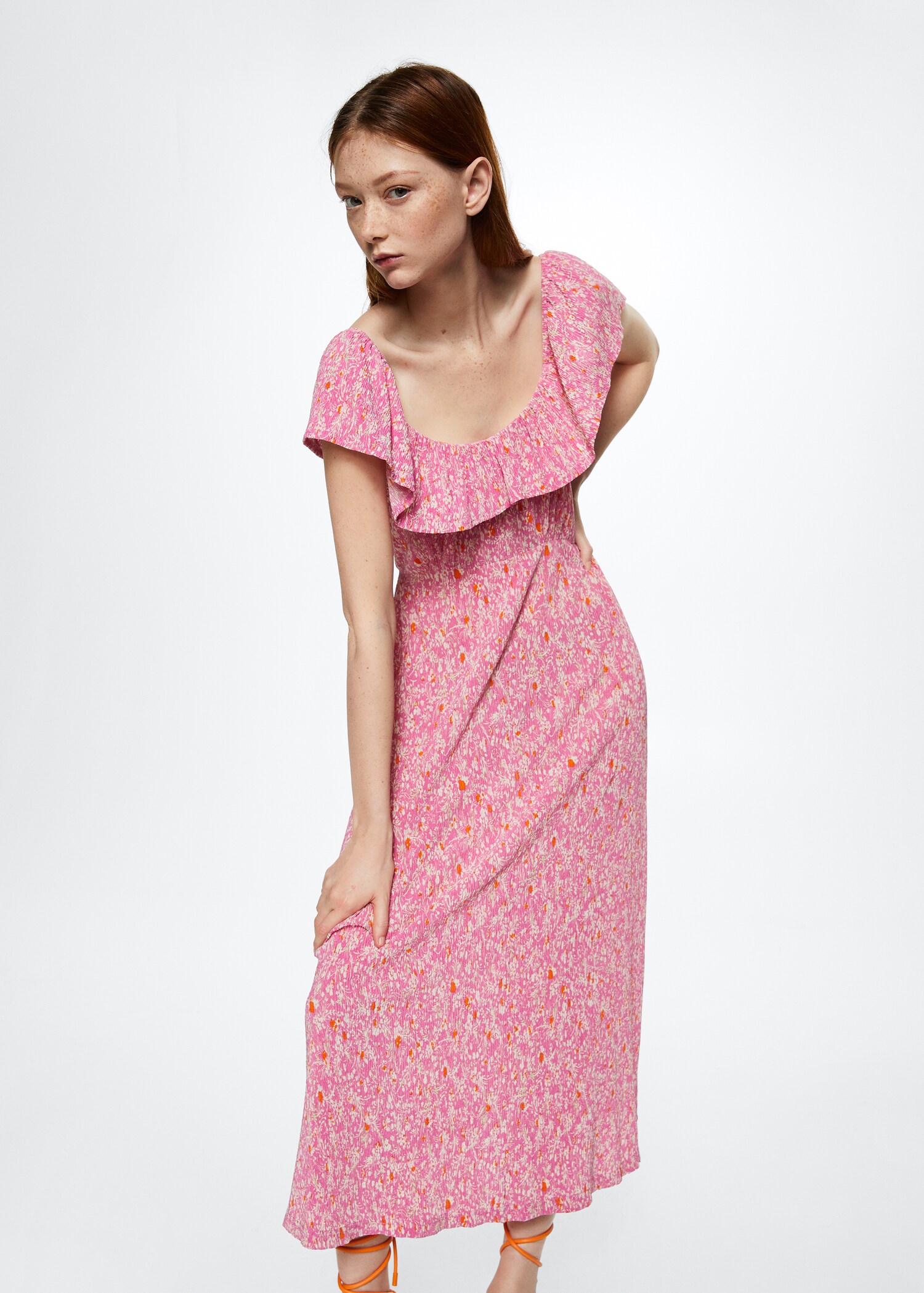 Robe à fleurs - Plan moyen