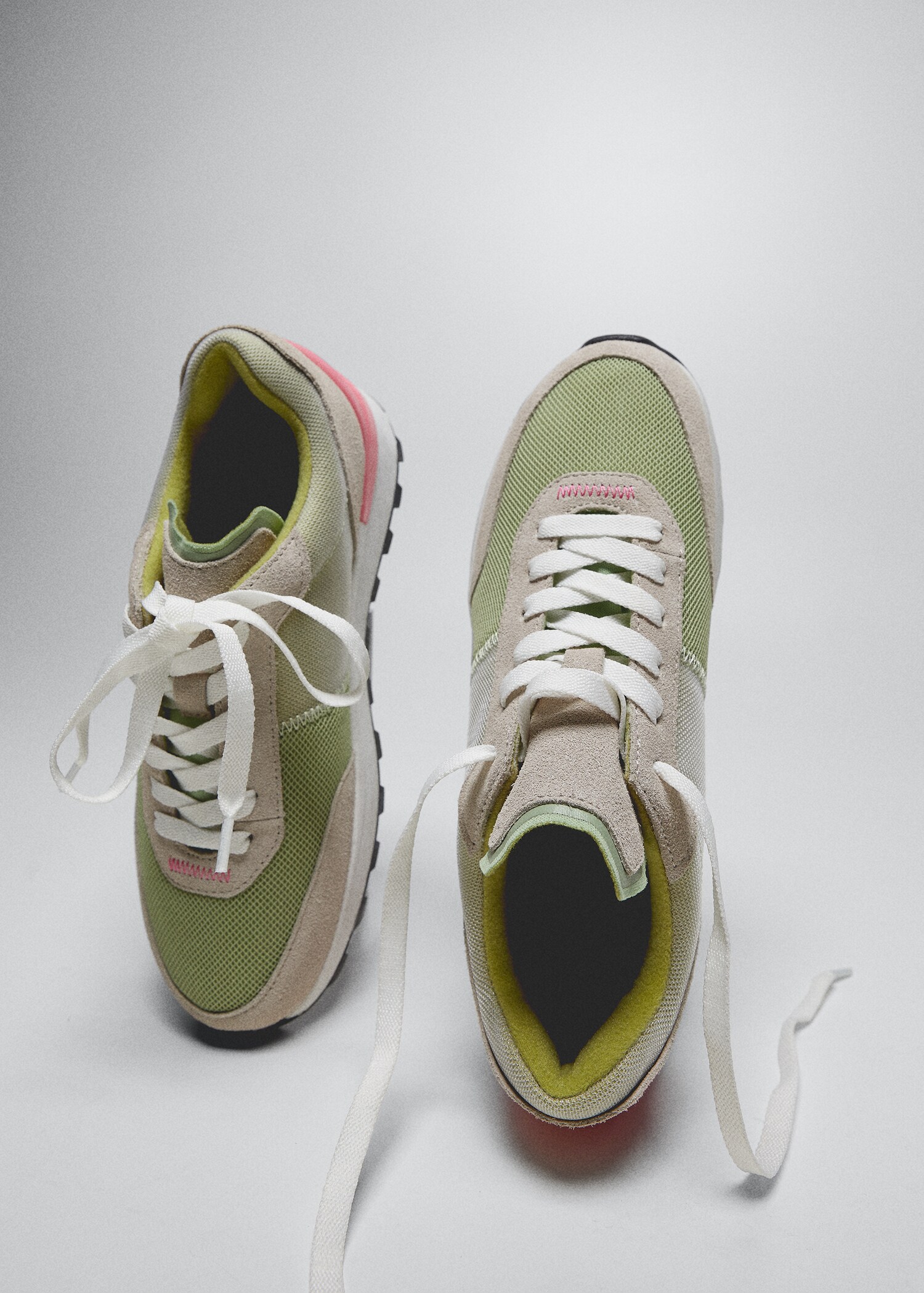 Deportivas piel cordones - Plano medio
