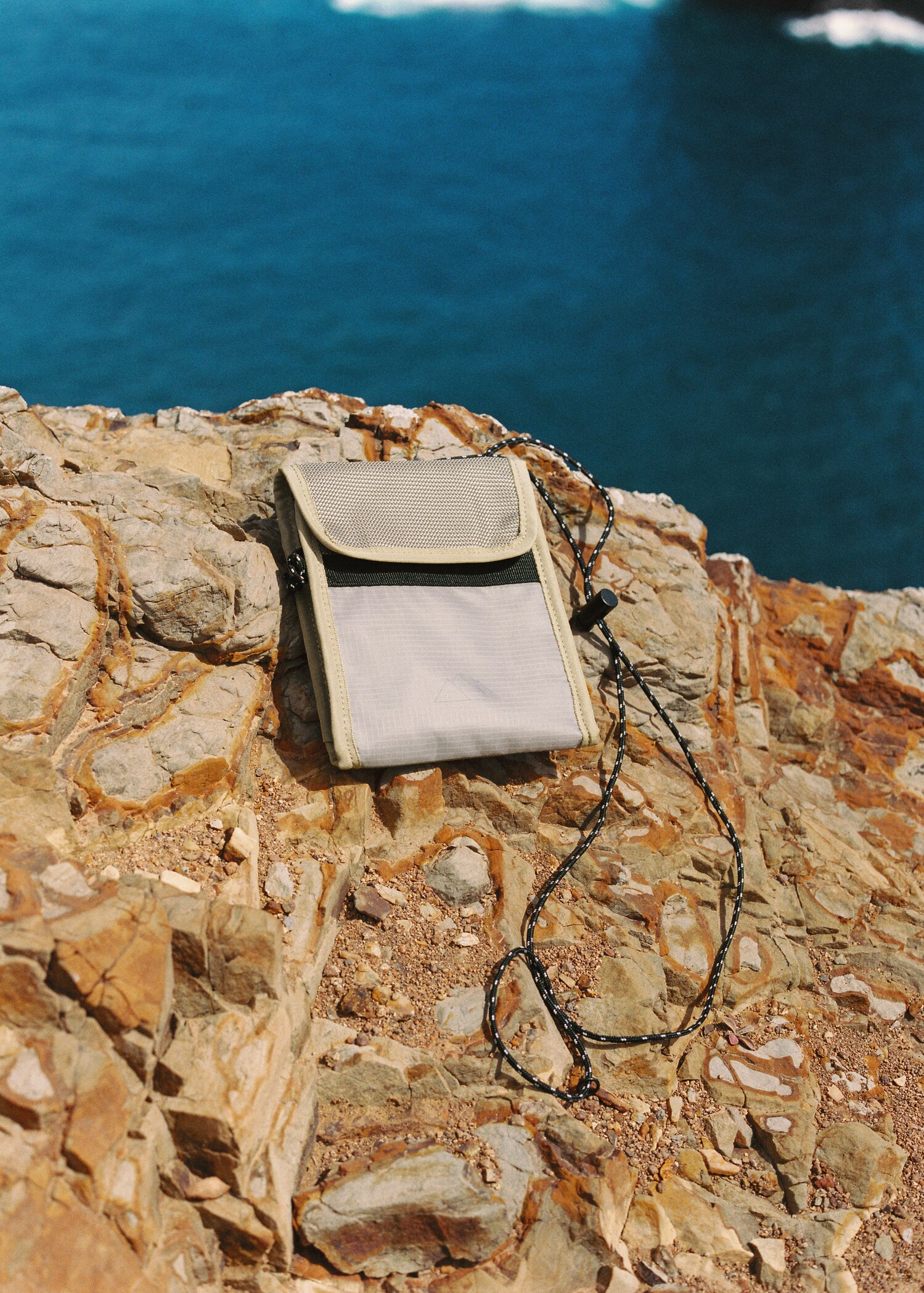 Waterproof shoulder bag - Details of the article 9