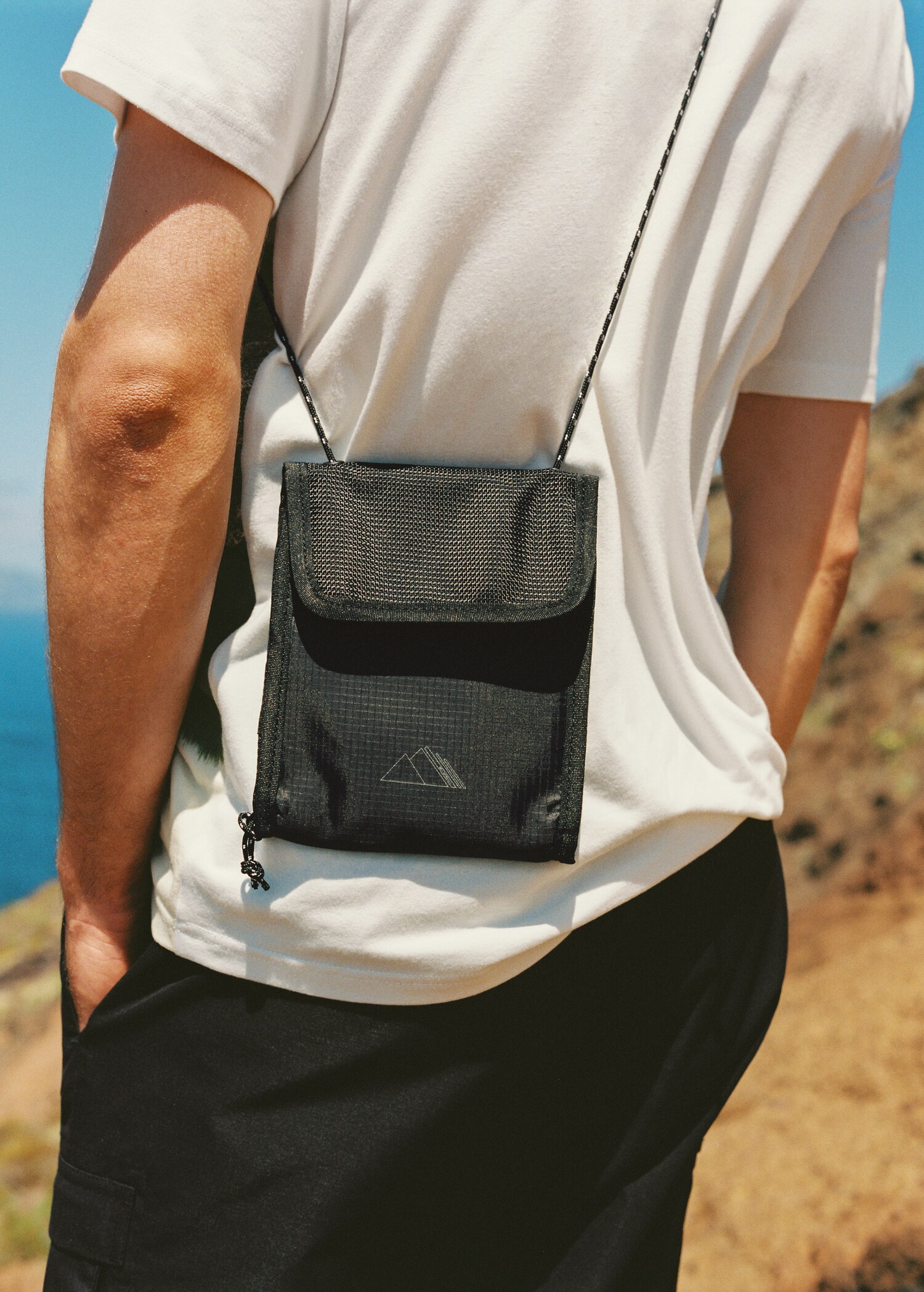Waterproof shoulder bag - Details of the article 9