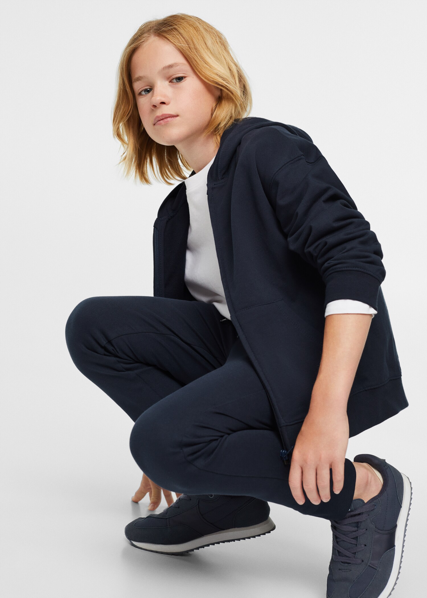 Cotton jogger-style trousers - Details of the article 3